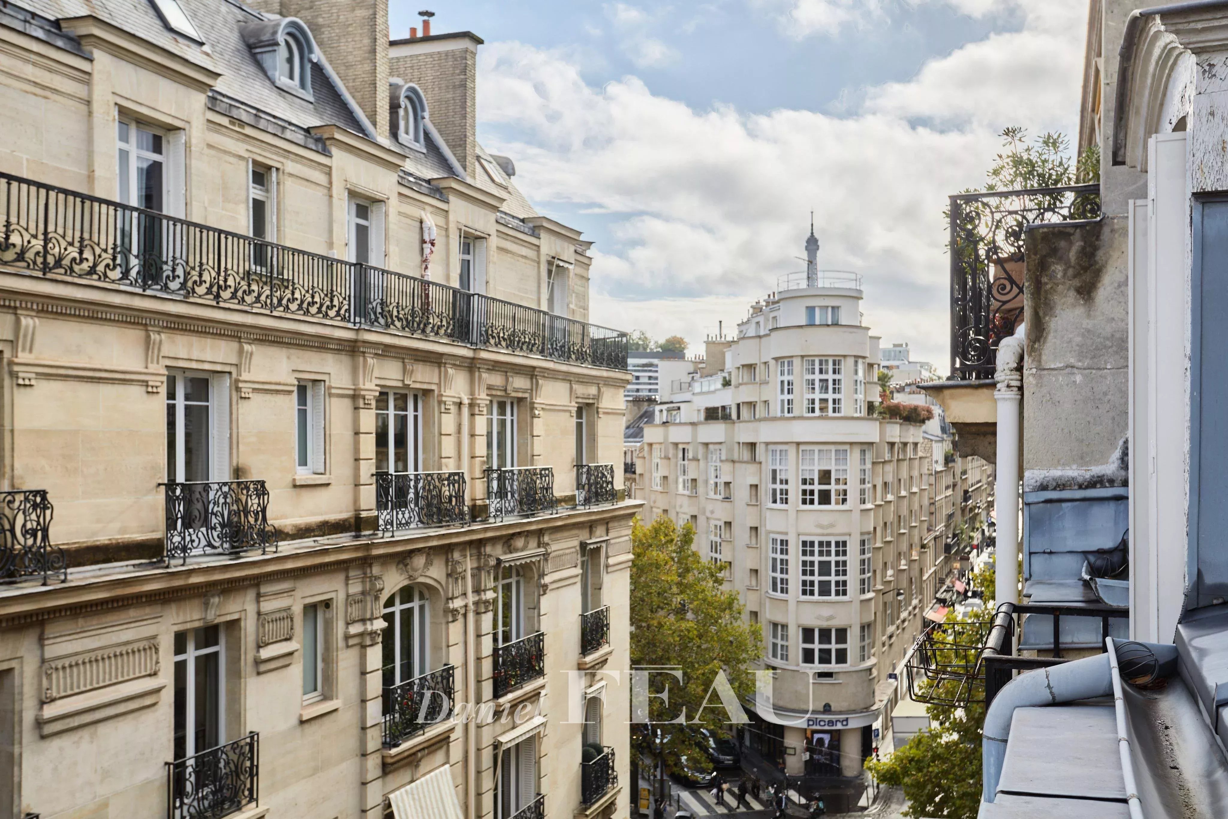 Sale Apartment Paris 16th