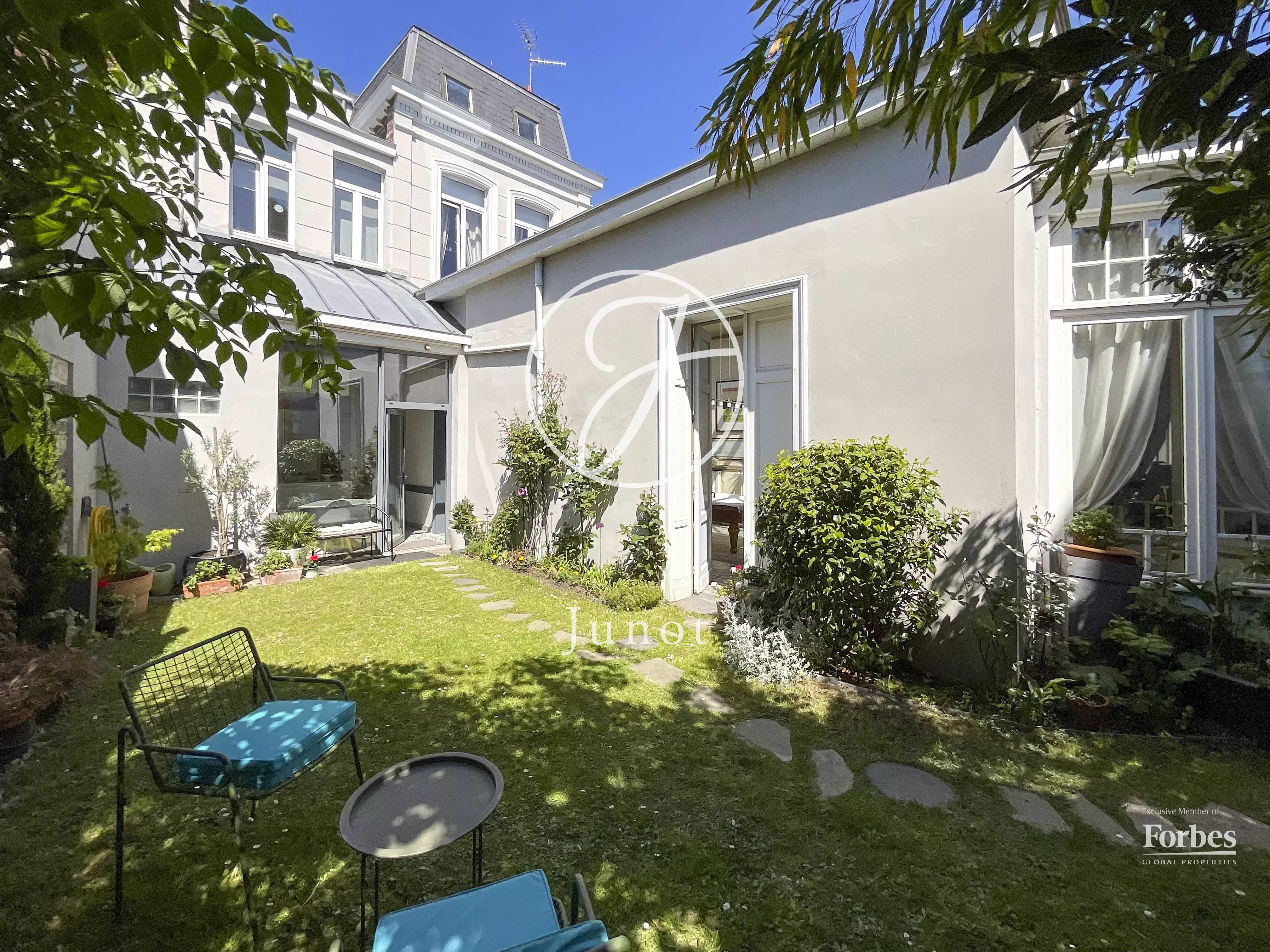 Lille - SAINT MAURICE - Maison à vendre  - 270m²  - 6 chambres - Jardin - Garage