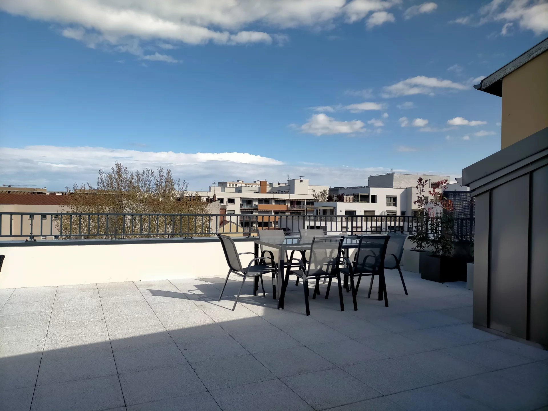82356001 Location Lyon 7ème