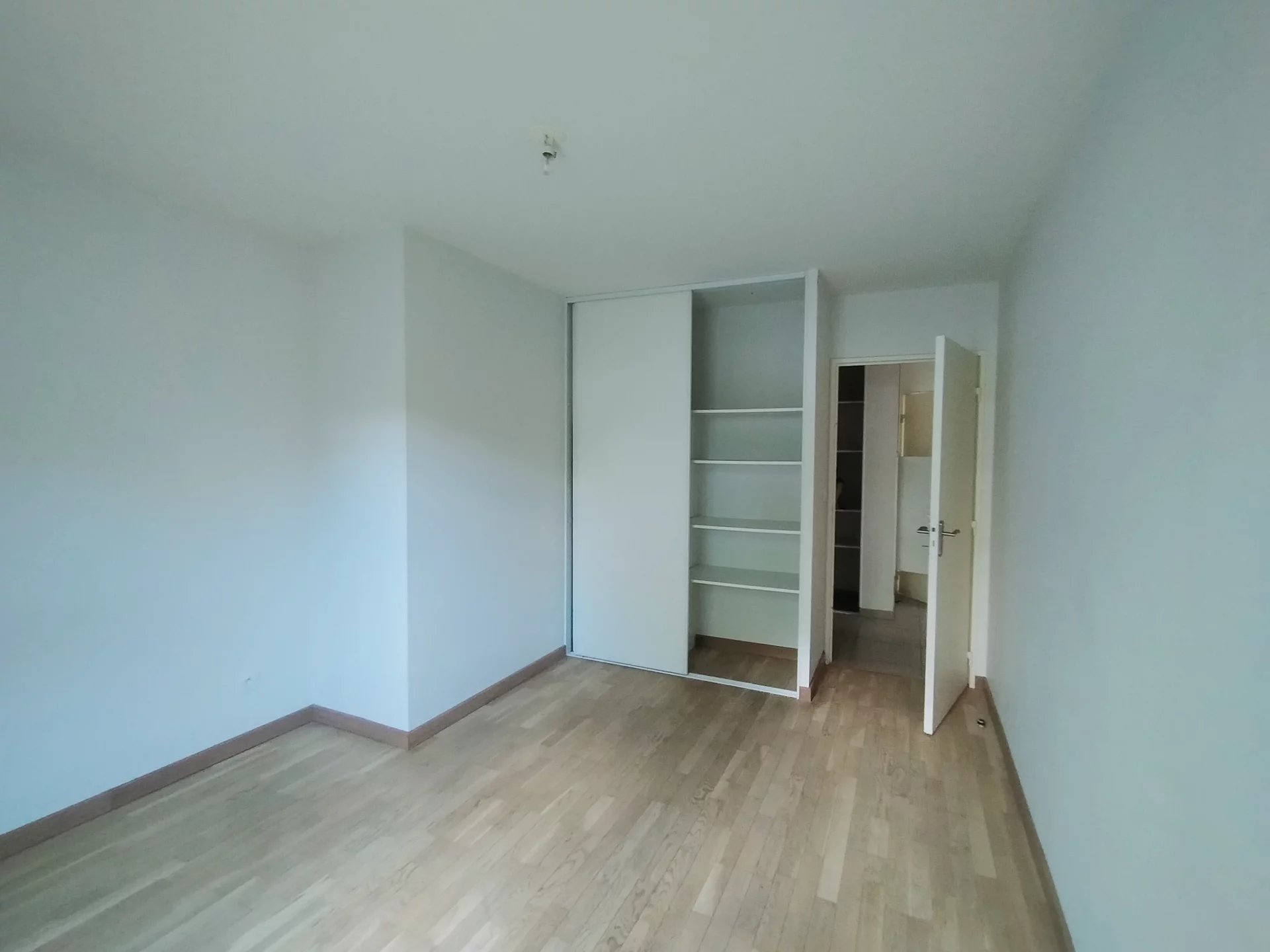 481432 Location Lyon 8ème