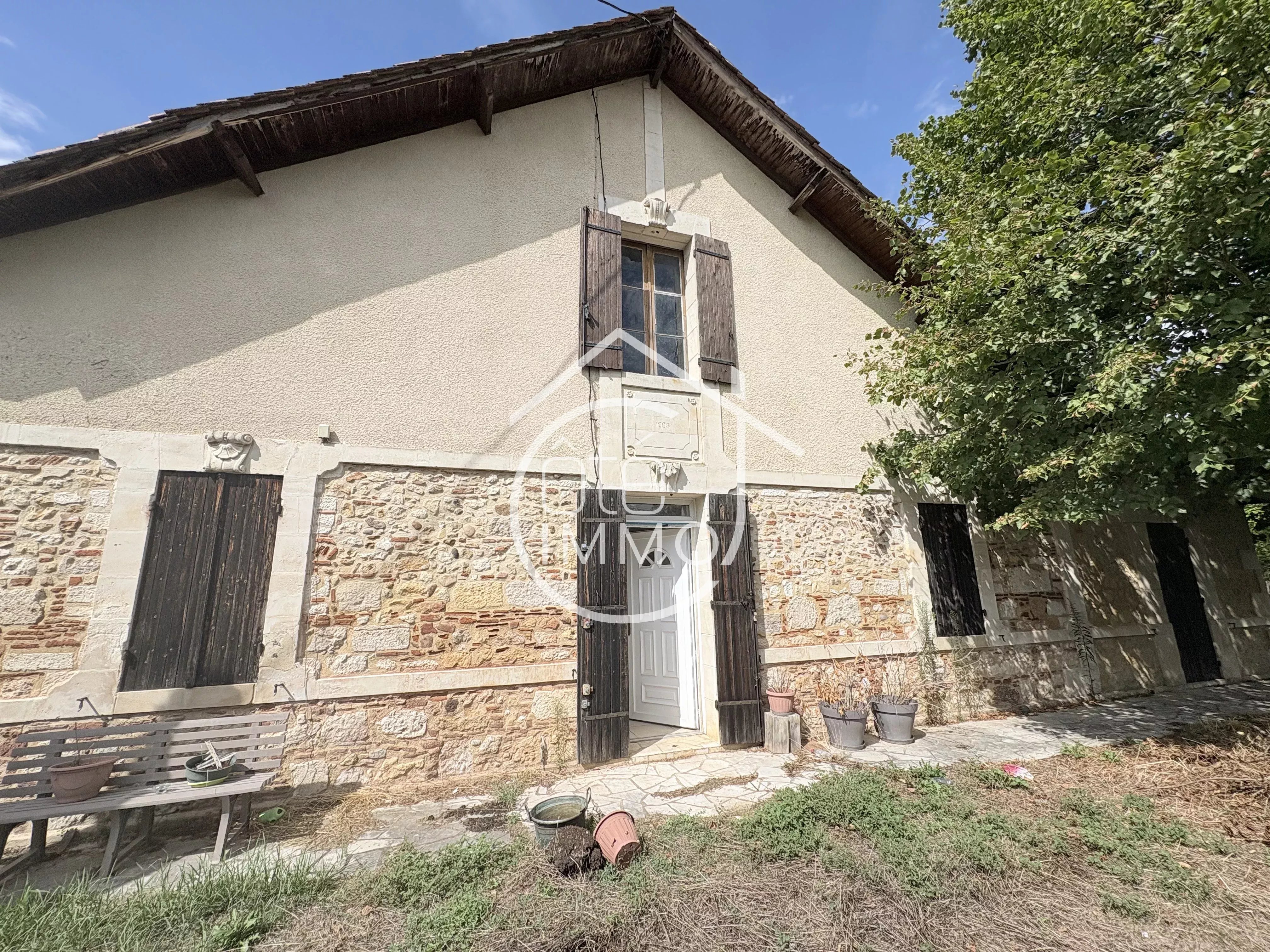 PRIGONRIEUX : Maison mitoyenne de plain-pied 4 pièces de 94m² avec jardin