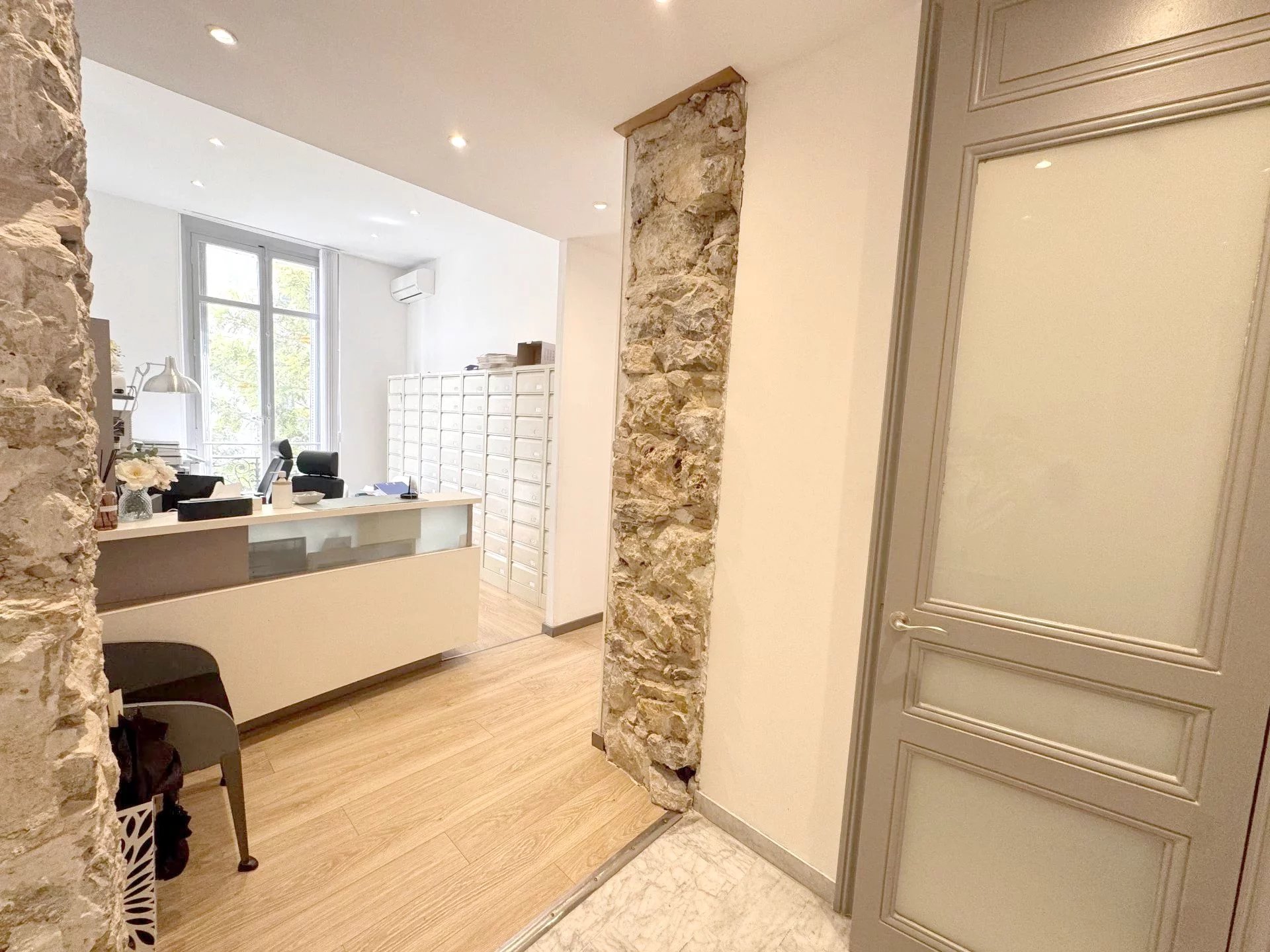 CANNES MAGNIFIQUE APPARTEMENT BOURGEOIS