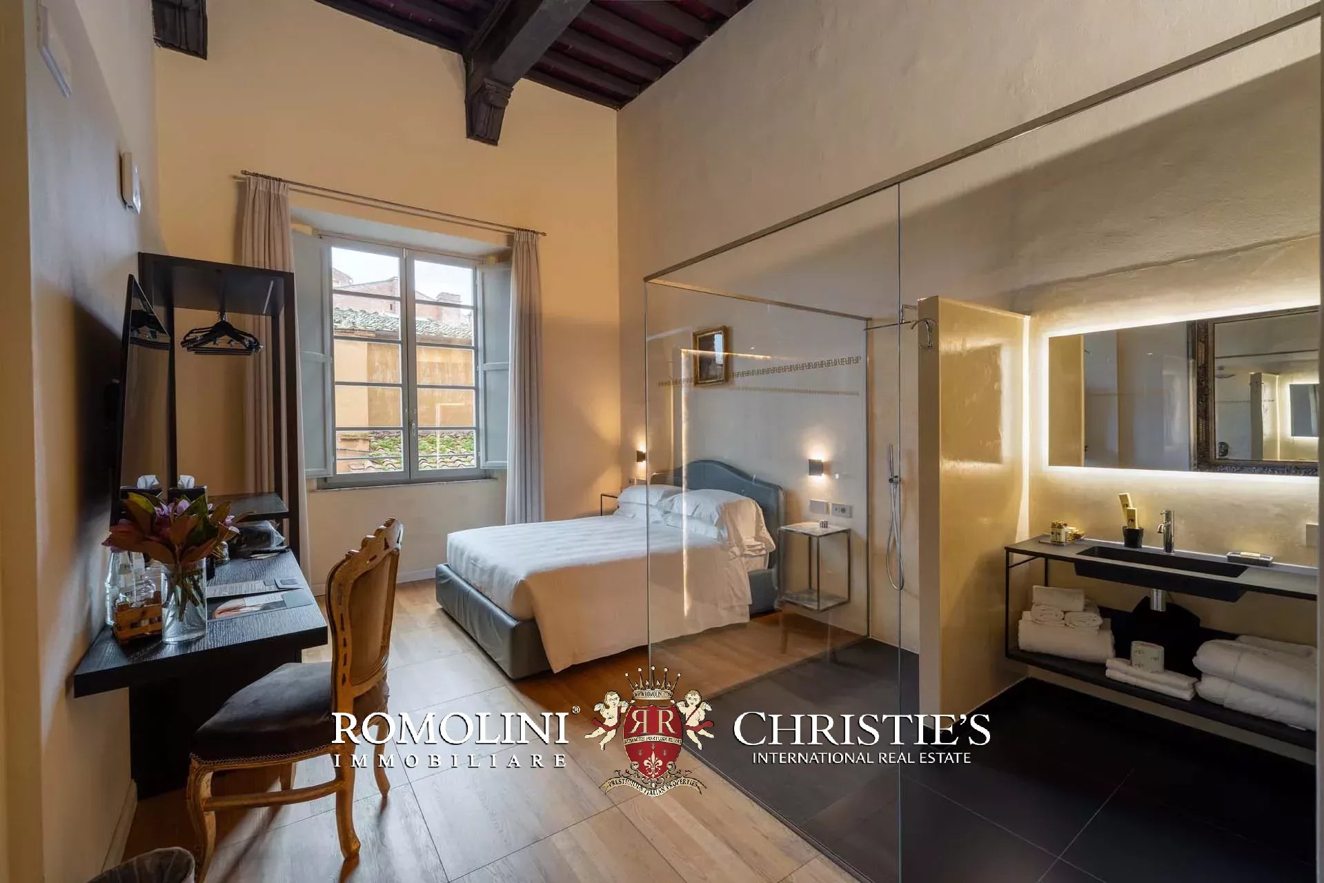 6 Bedroom Apartment/Flat's Image 7