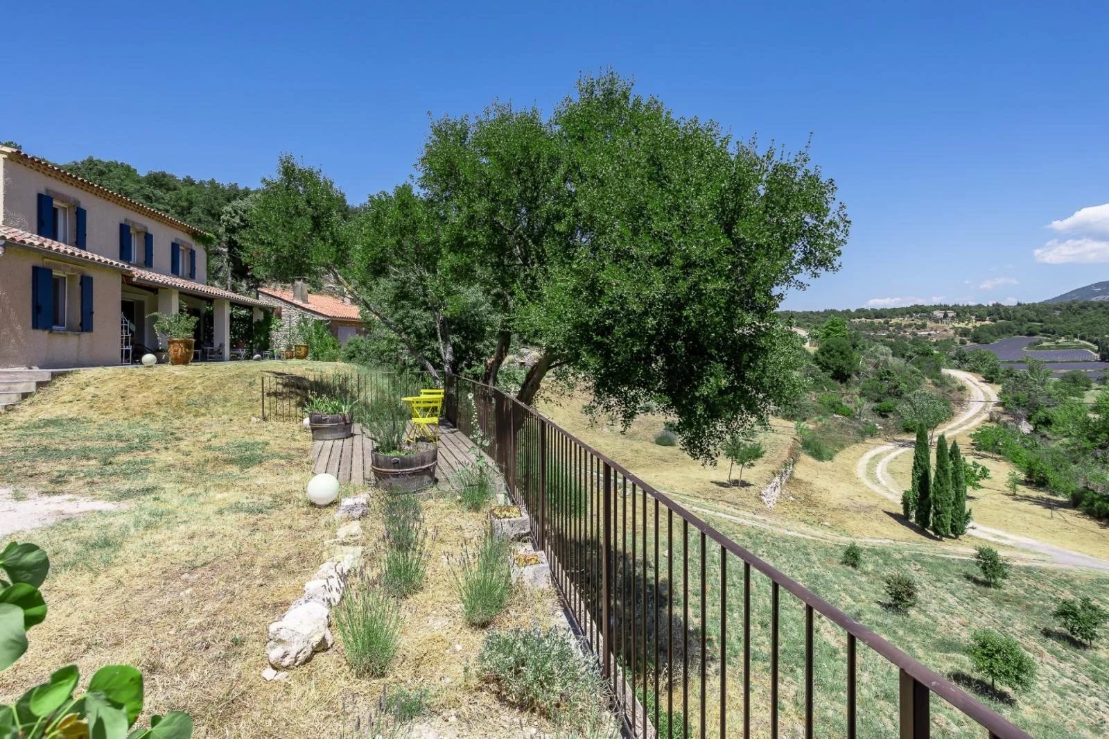 House with a view in Buoux