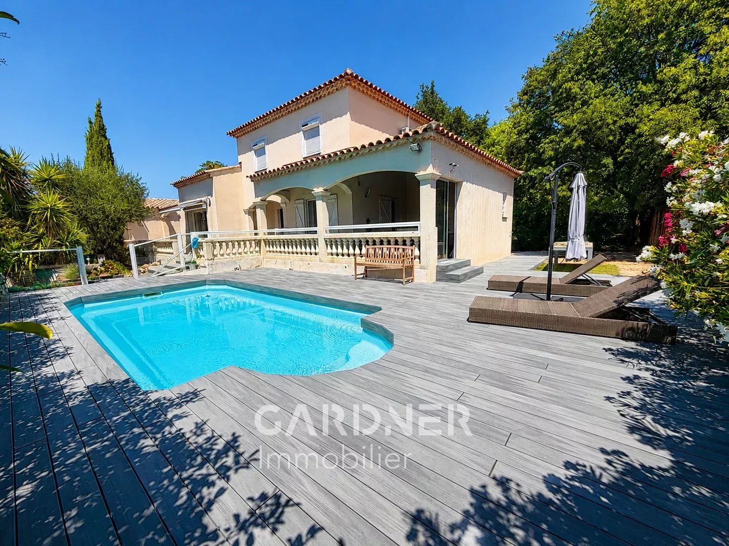 Agence immobilière de 