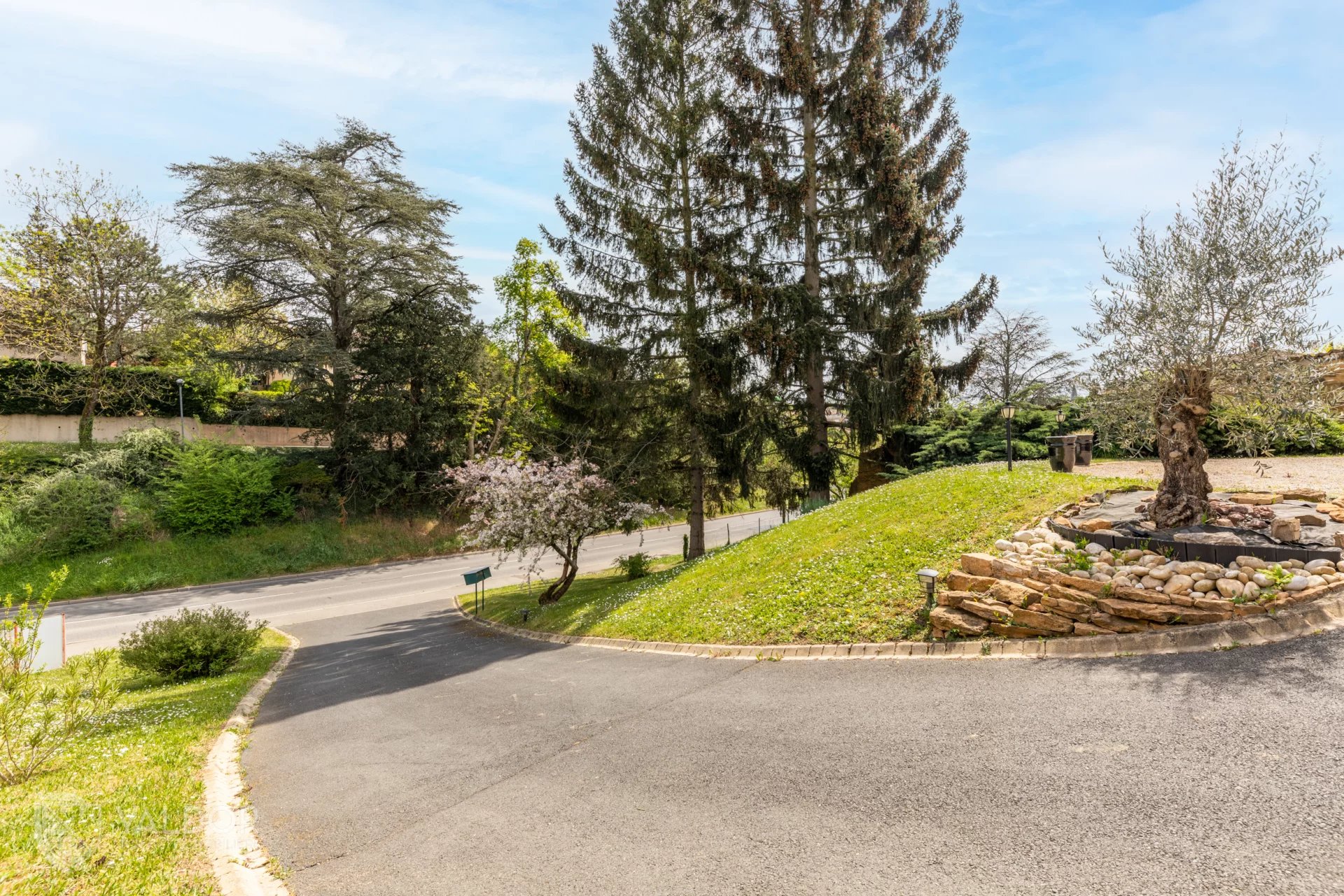 Maison de 8 pièces avec terrain 1 187 m²