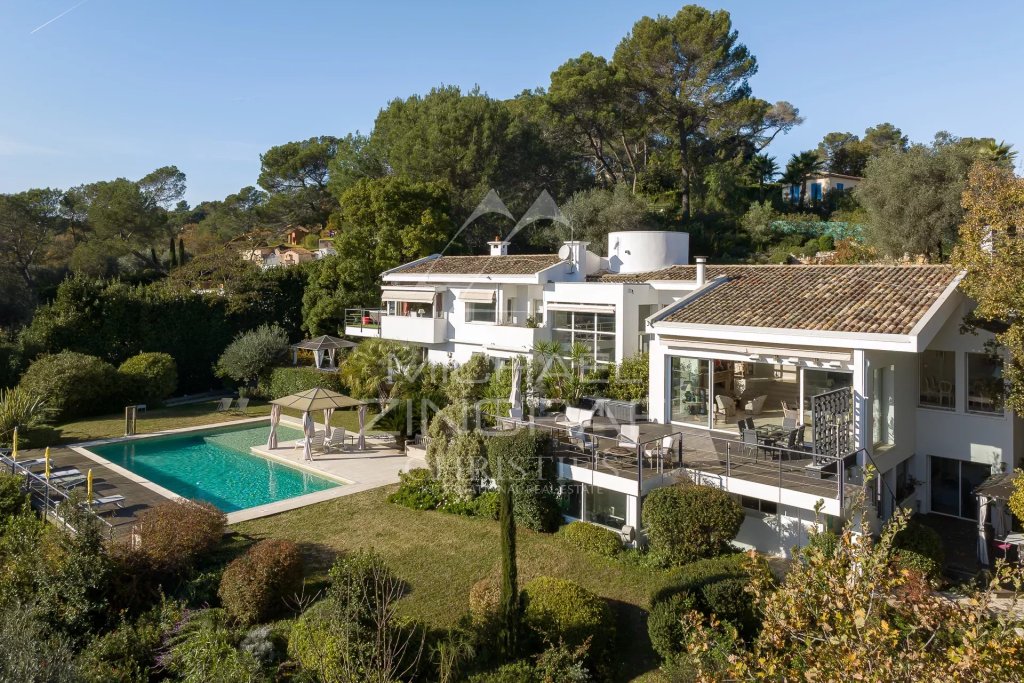 Villa for sale in Valbonne — Valbonne Luxurious Villa for sale with Jacuzzi and Guest House