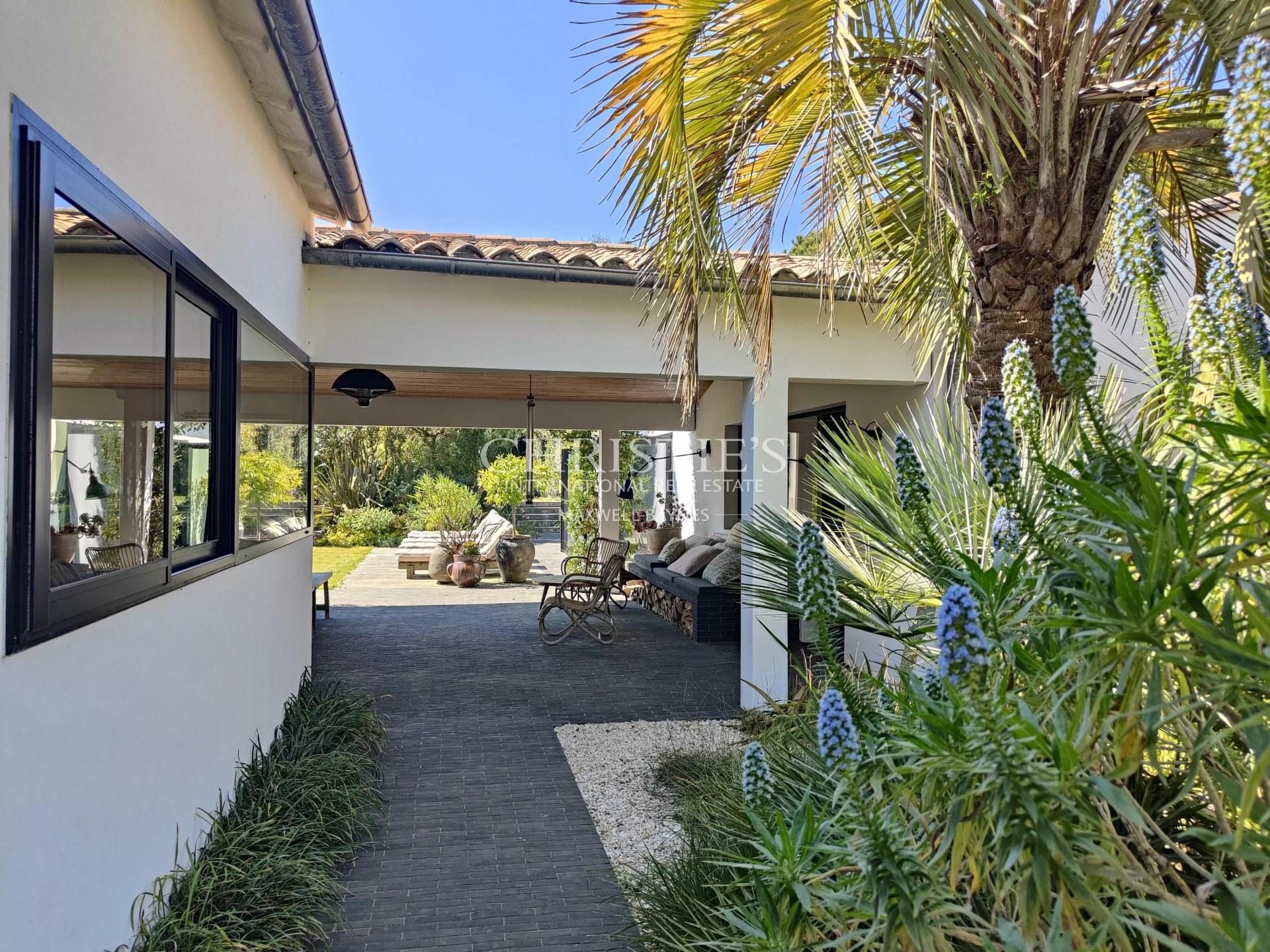 6 Bedroom Villa/Townhouse's Image 6