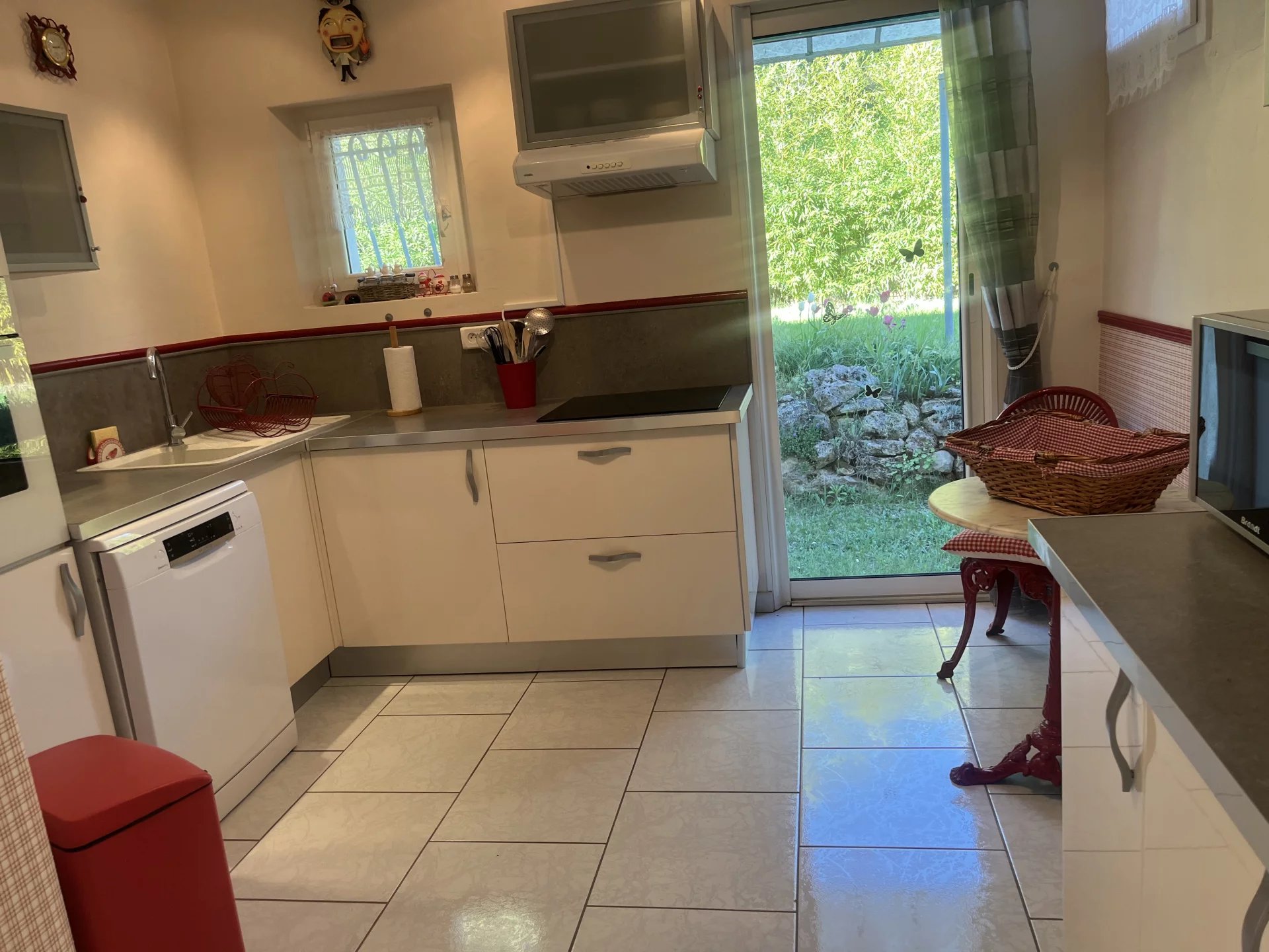 SUPERB ENTRECASTEAUX HOUSE SOLD FURNISHED