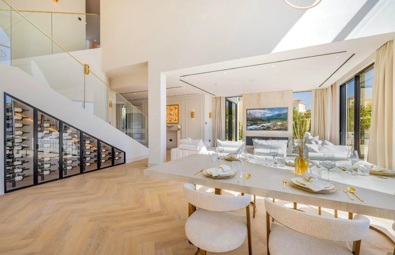 Luxury Modern Villa with Lake and Garden Views