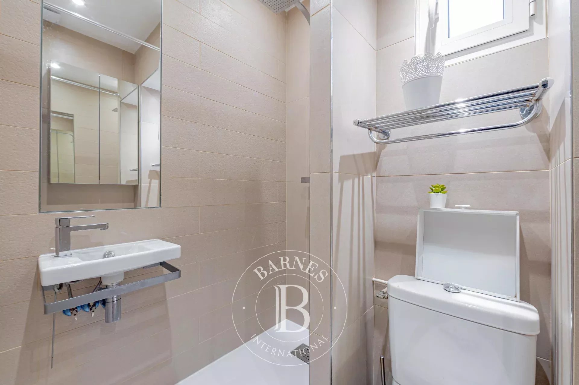 Paris  - Apartment 4 Bedrooms - picture 8