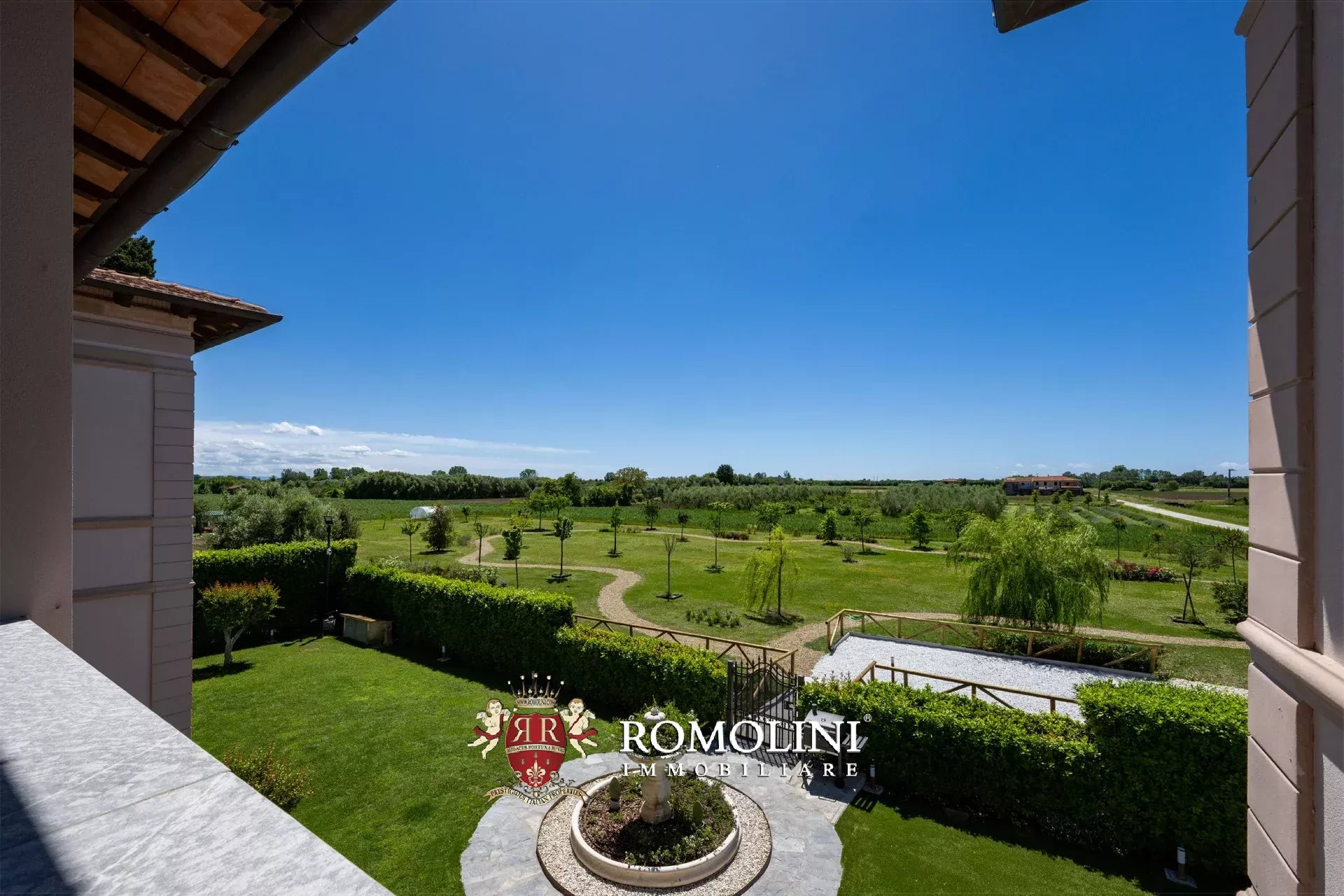 6 Bedroom Villa/Townhouse's Image 35
