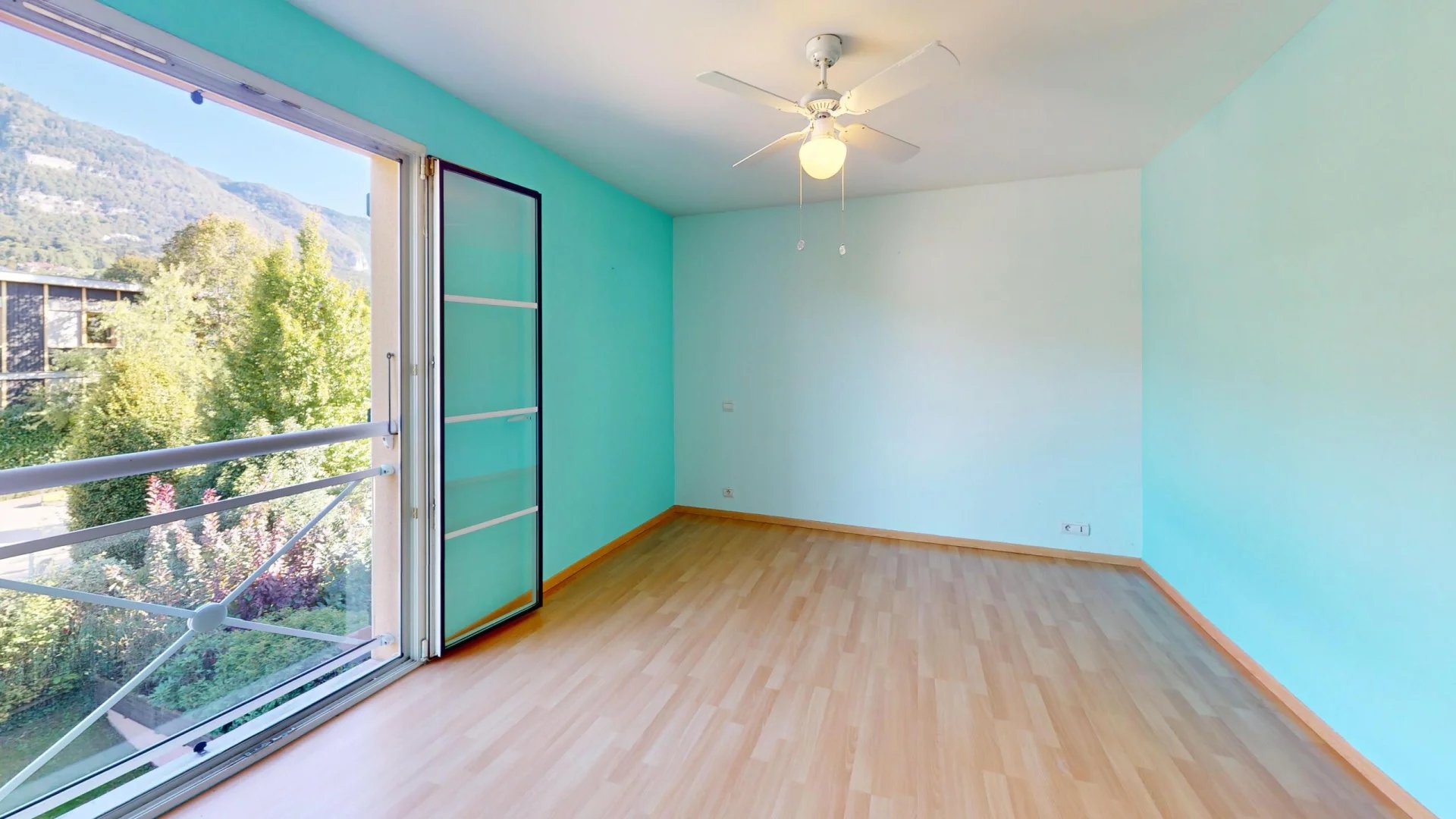 Villa 3 chambres, 3 SdB, jardin, dans résidence piscine - prox. Genève