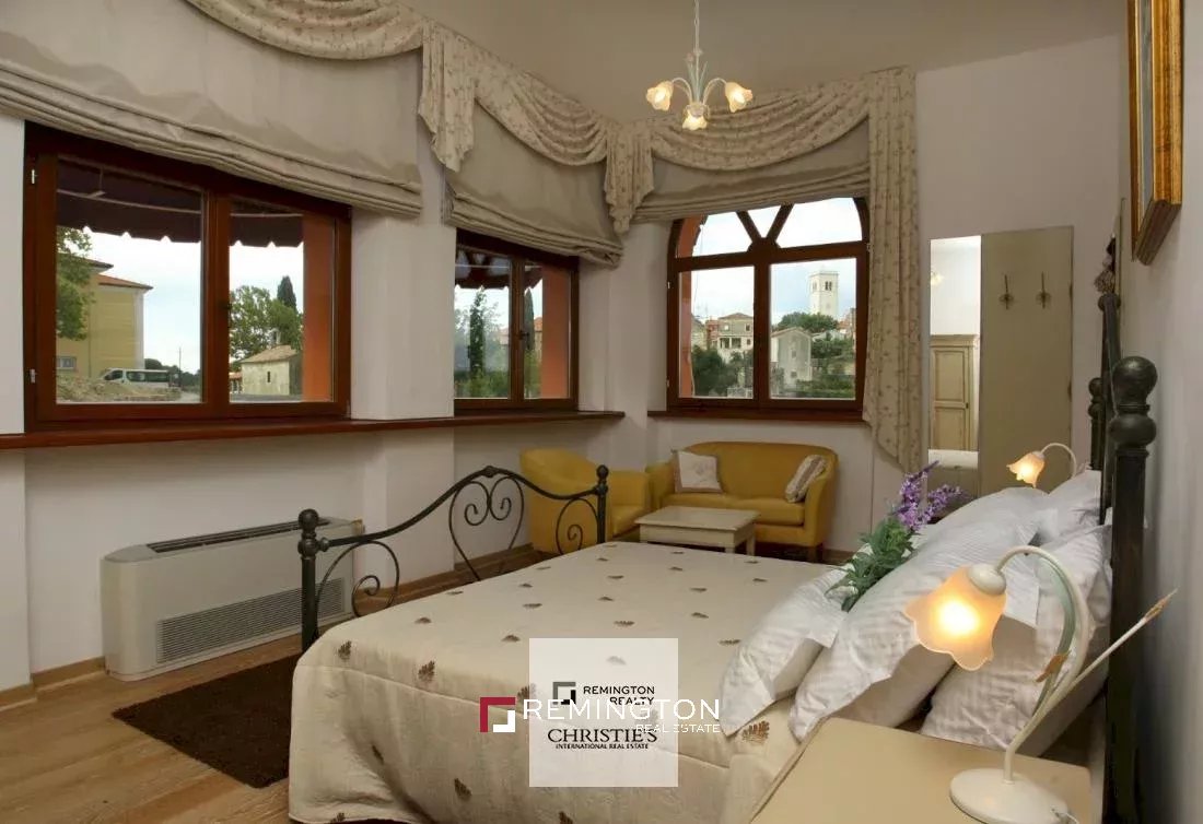 6 Bedroom Villa/Townhouse's Image 9