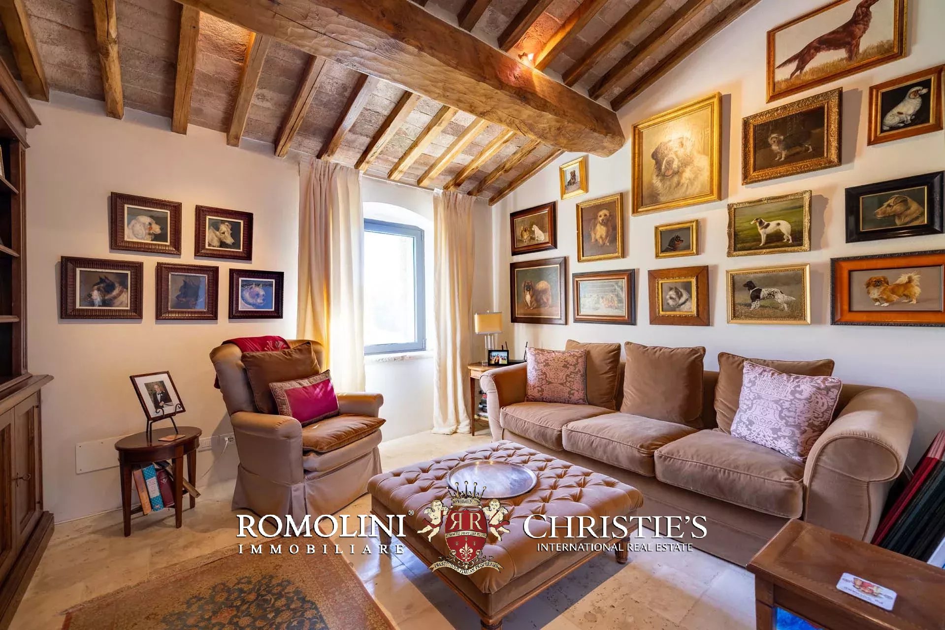 7 Bedroom Villa/Townhouse's Image 44