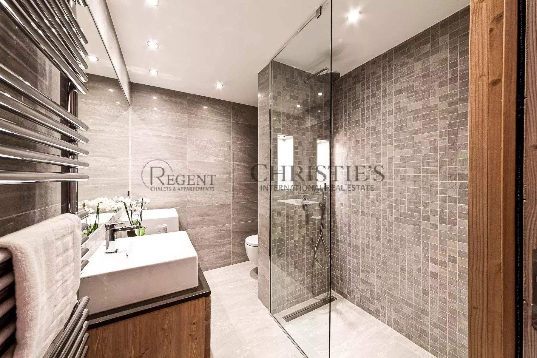 5 Bedroom Apartment/Flat's Image 13