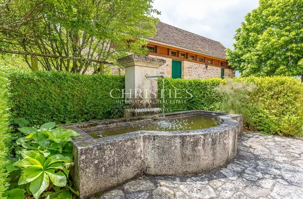 4 Bedroom Villa/Townhouse's Image 8