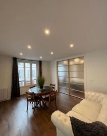 Paris 18e – Montmartre / Abbesses – 3 pièces rénové – Rue des Tr - Image 1