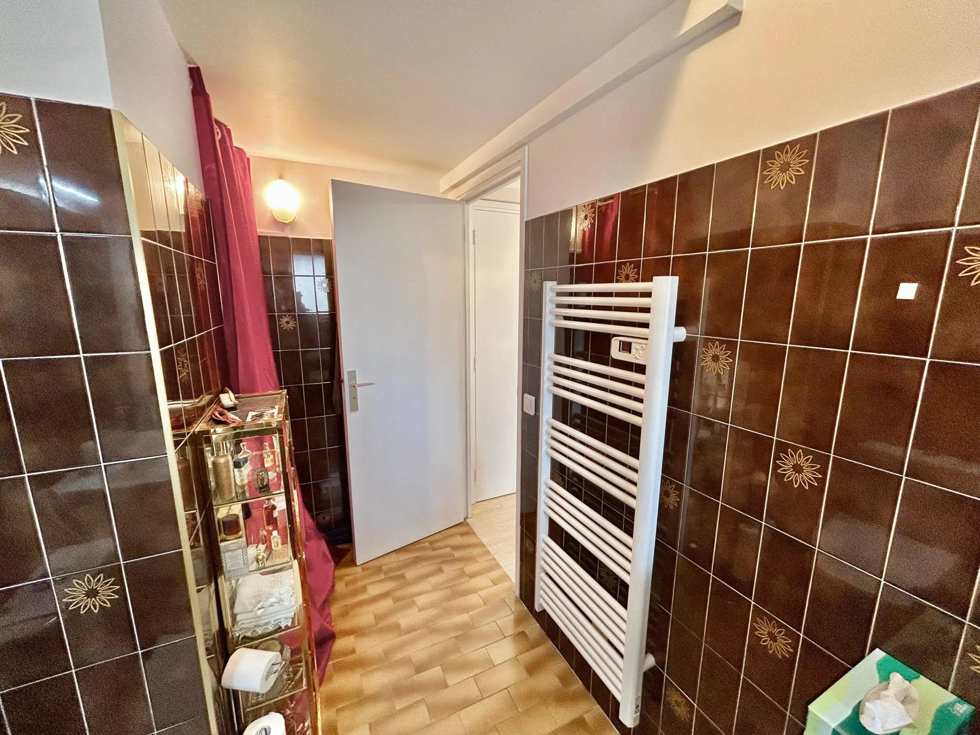 CANNES CARRÉ D'OR - LARGE ONE-BEDROOM WITH BALCONY