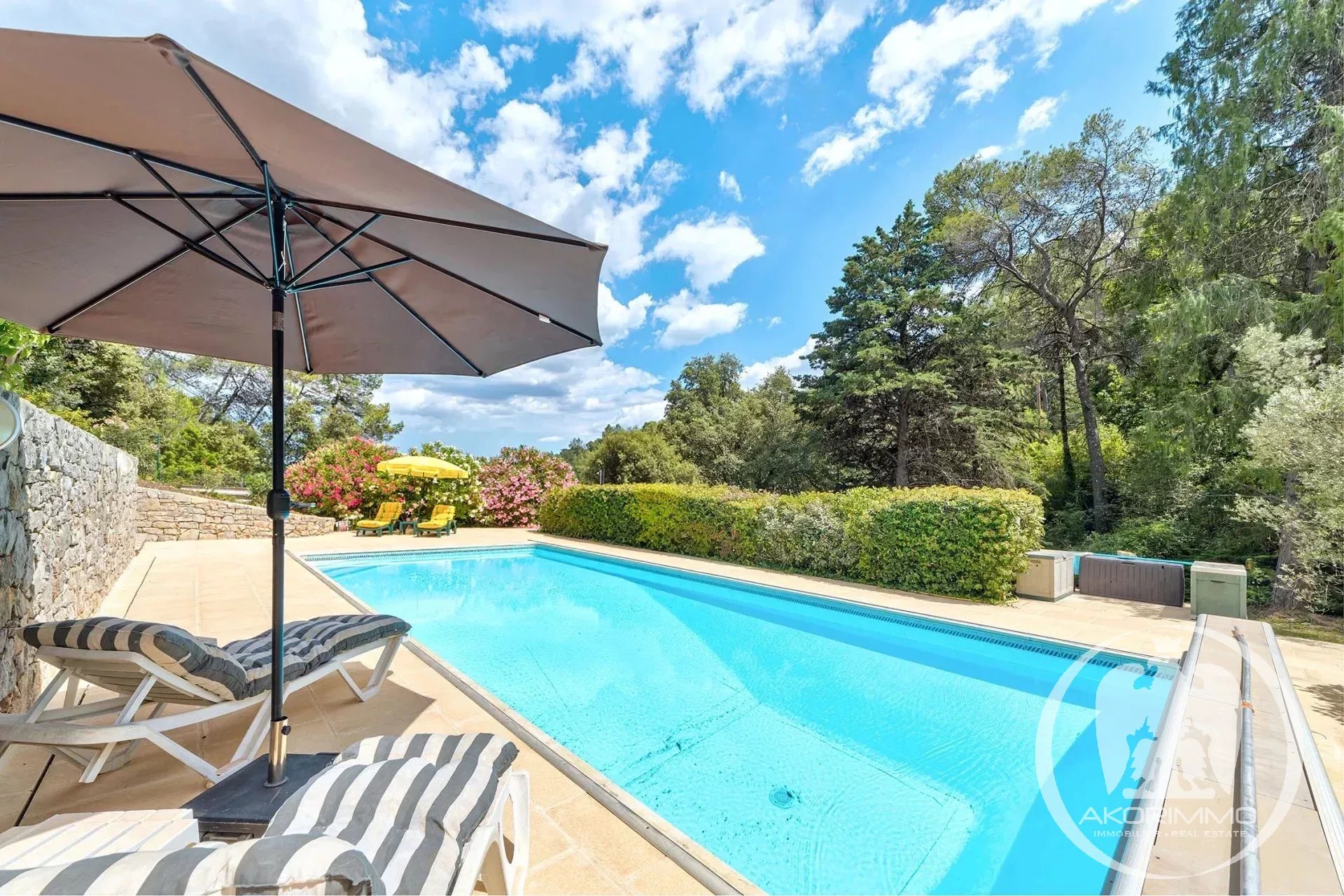 <span class='fw-semibold text-nowrap'>Casa</span>  - <span class='text-nowrap'>5 piezas</span>  - <span class='text-nowrap'>183.61 m²</span> - <span class='text-nowrap'> <span 