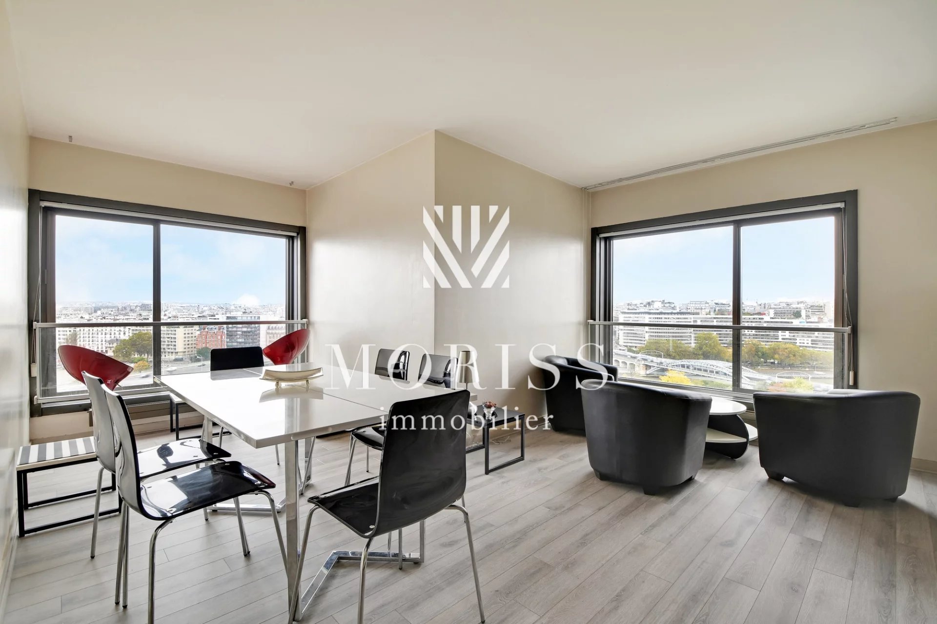 APPARTEMENT 5 PIÈCES AVEC VUE PANORAMIQUE SUR LA SEINE - Image 1