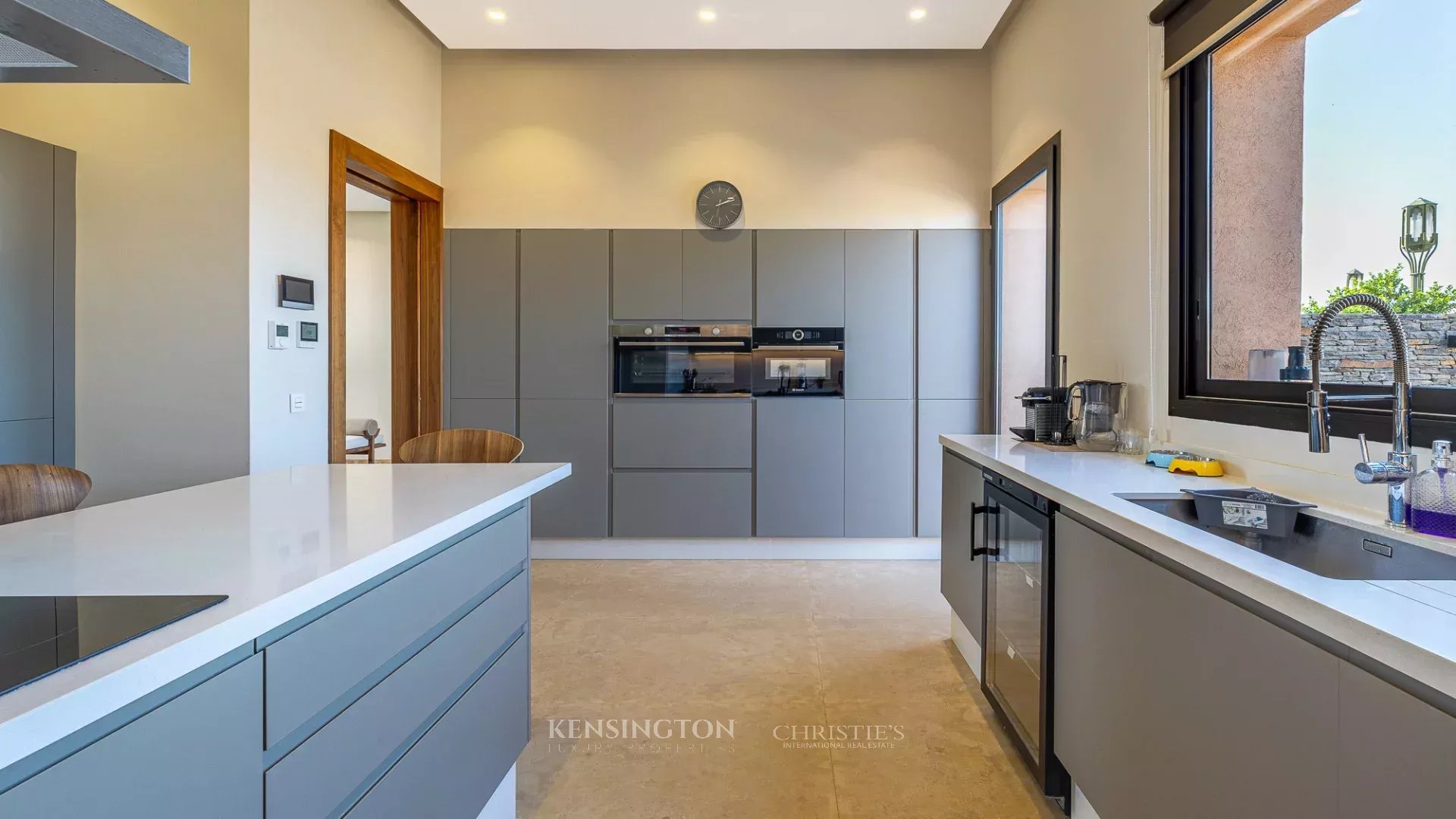6 Bedroom Villa/Townhouse's Image 31