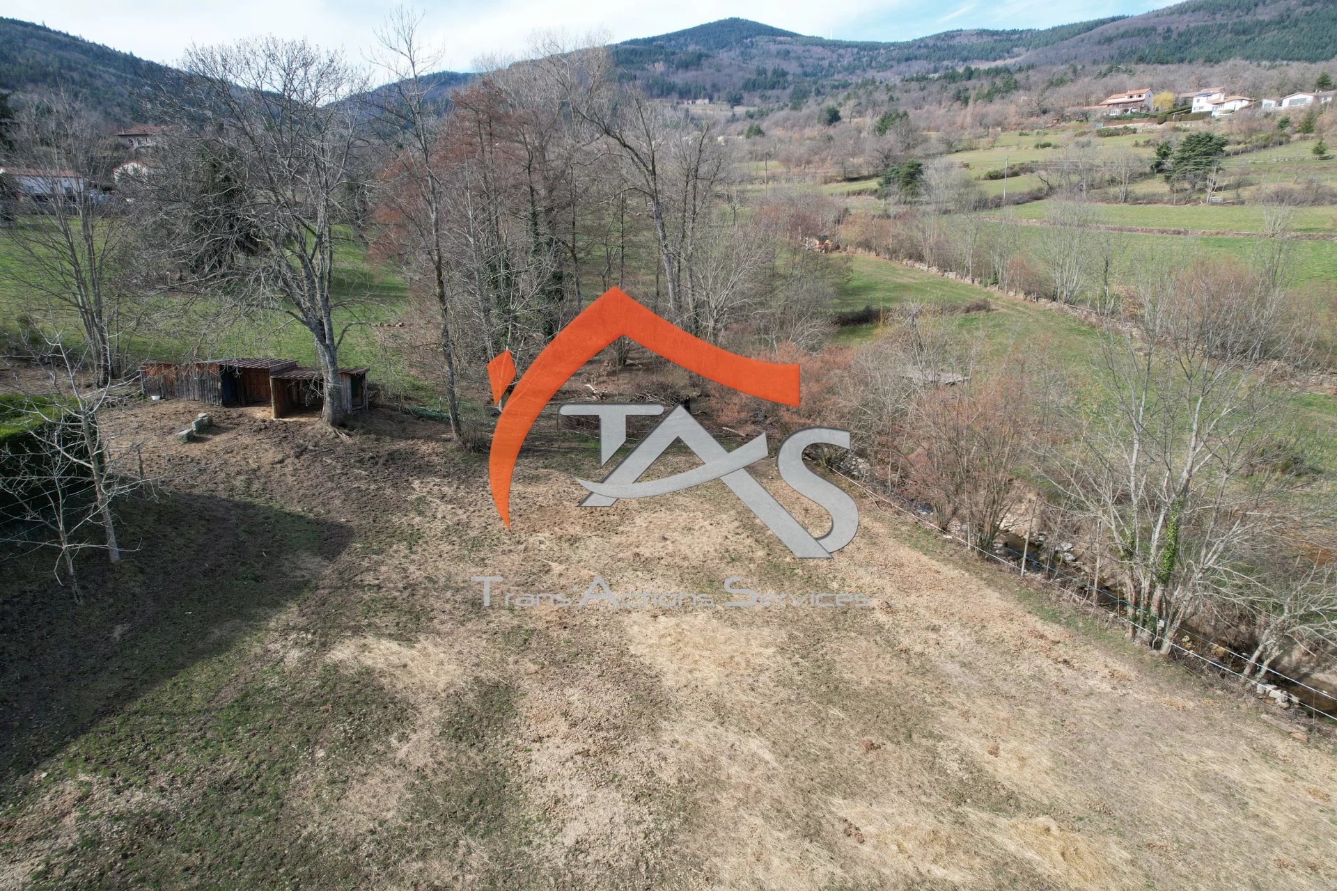 Parcelle de terrain 1400 m² dont 890 m² en zone agricole - Photo 3