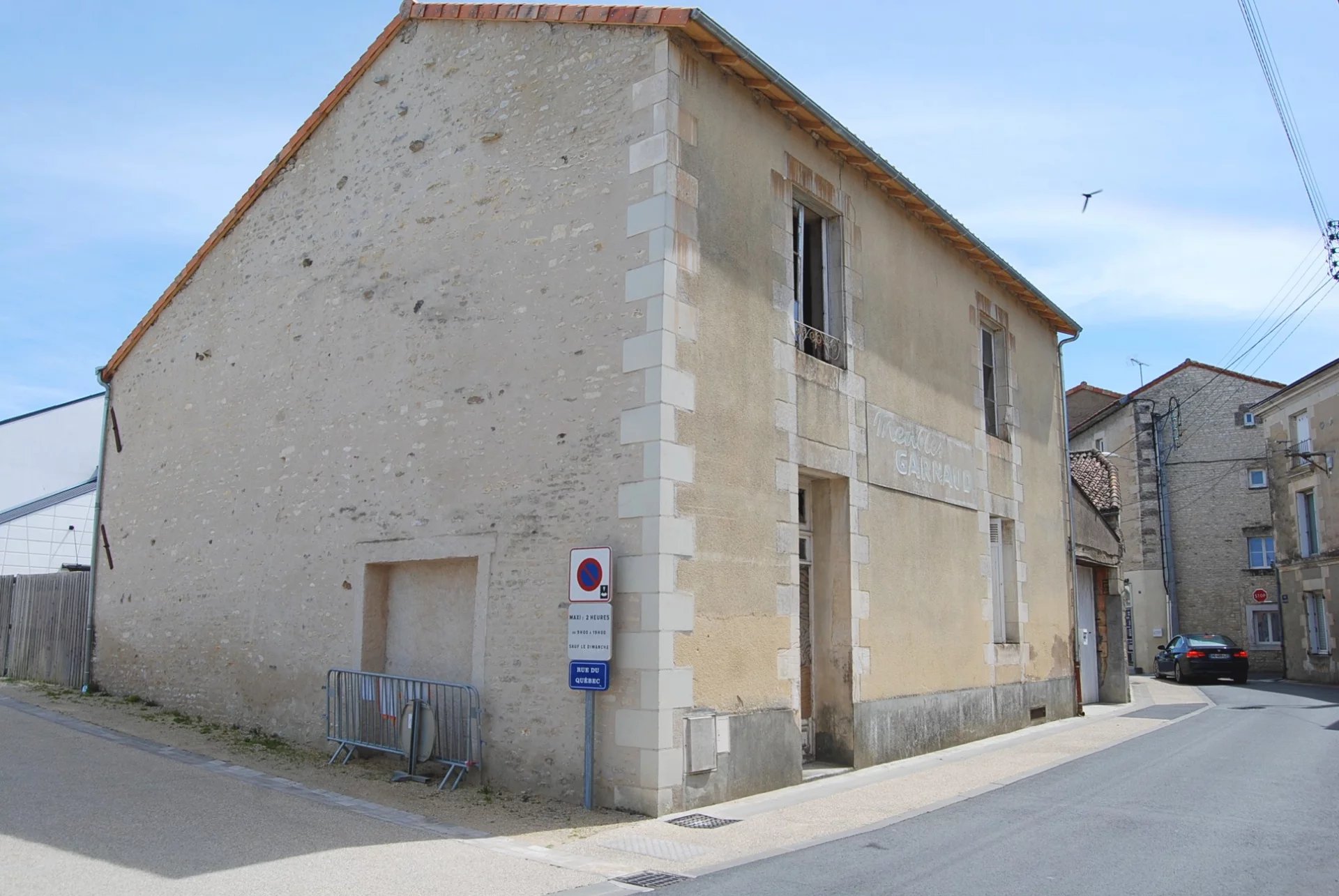 BATIMENT À RÉNOVER CENTRE NEUVILLE DE POITOU