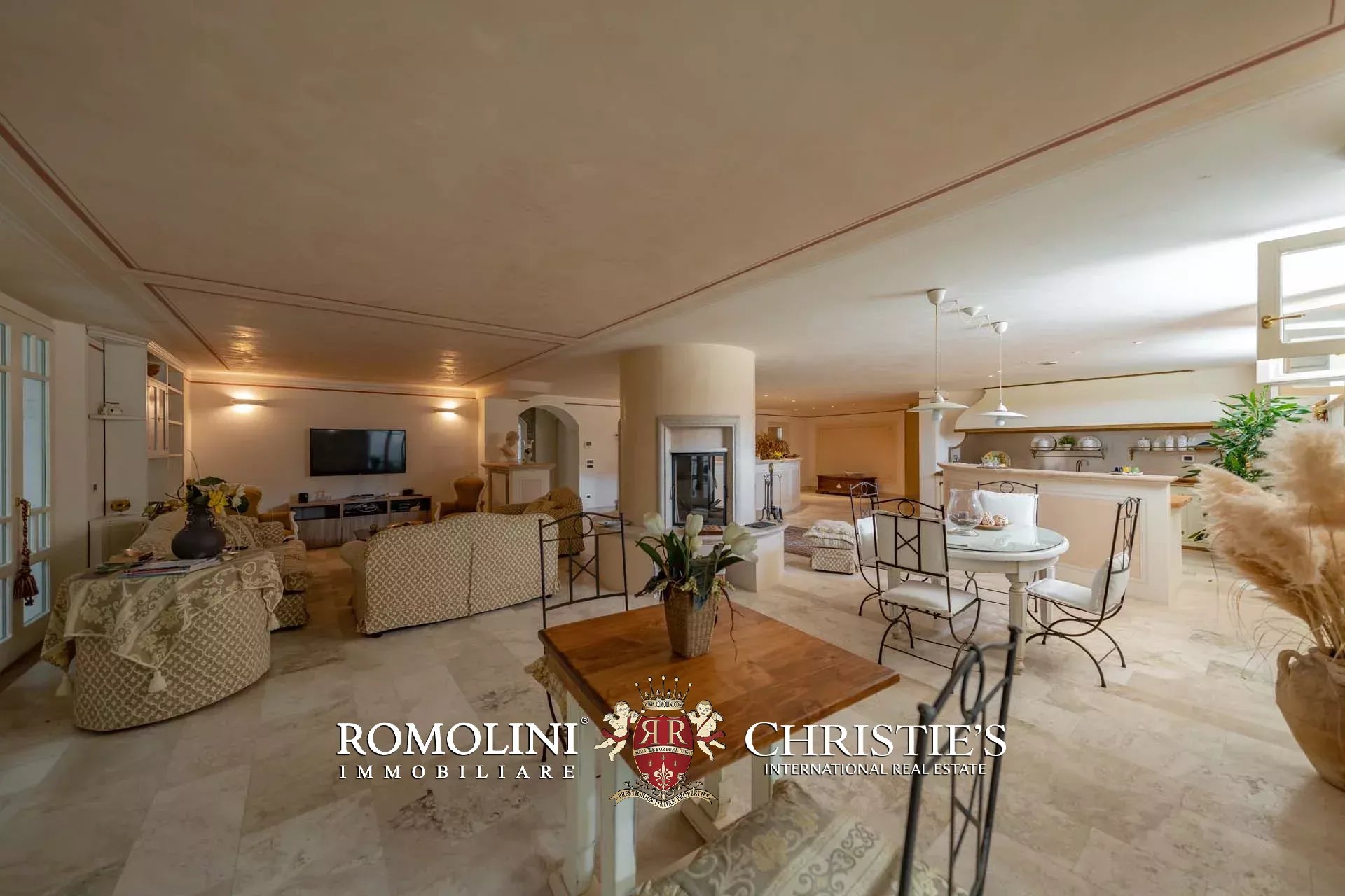 10 Bedroom Villa/Townhouse's Image 79