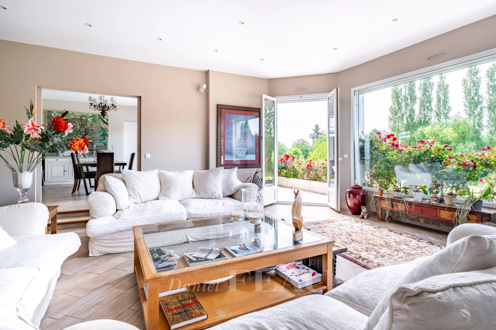 5 Bedroom Villa/Townhouse's Image 3