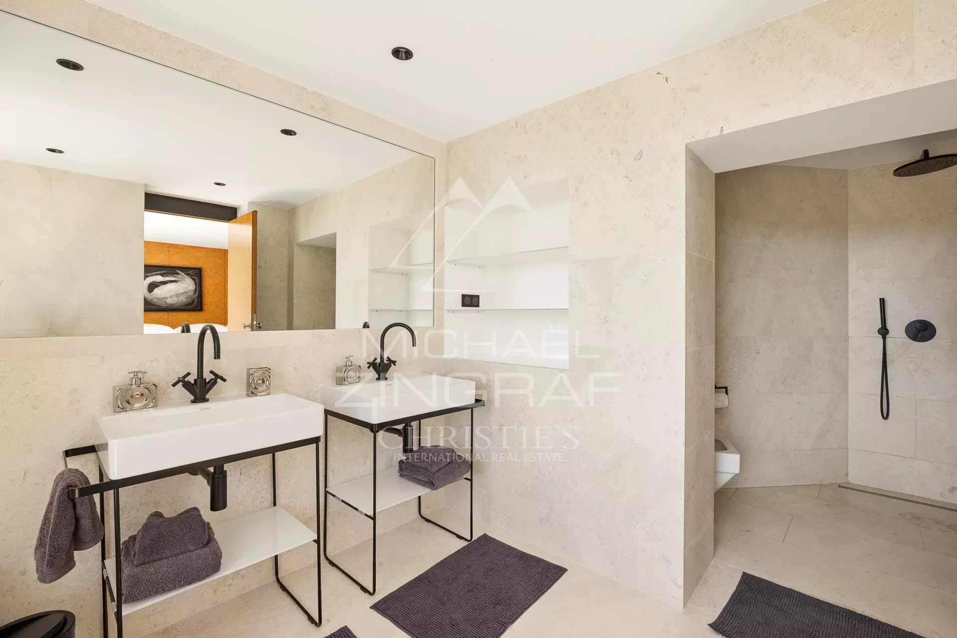 9 Bedroom Villa/Townhouse's Image 4