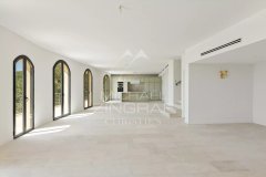 Uncluttered villa with panoramic views of the Riviera — photo 2 of 7