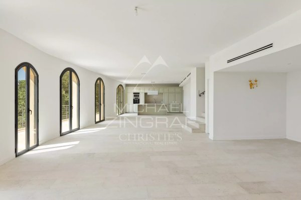 Uncluttered villa with panoramic views of the Riviera — photo 2
