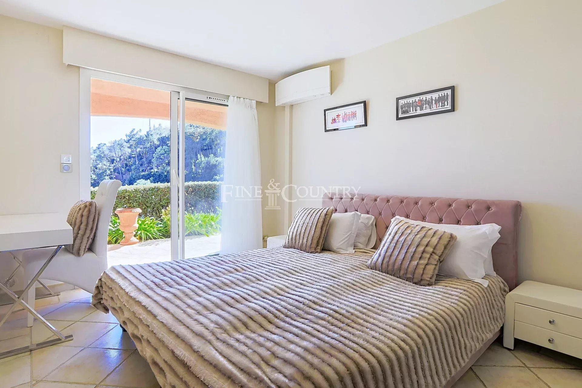 Photo of Villa for sale in Théoule-sur-Mer with panoramic sea view