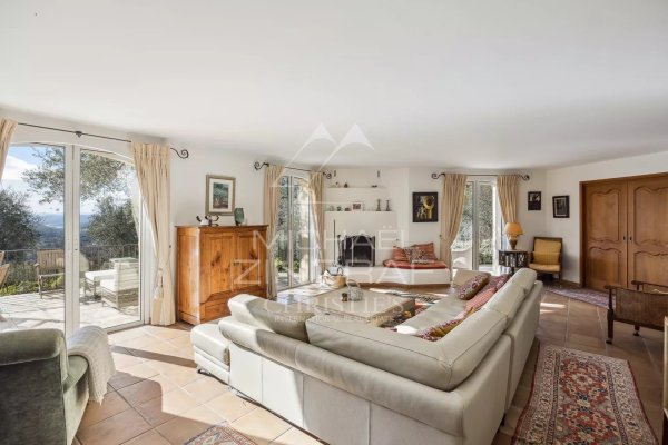 Elegant villa in a dominant position with sea views and olive grove — photo 2