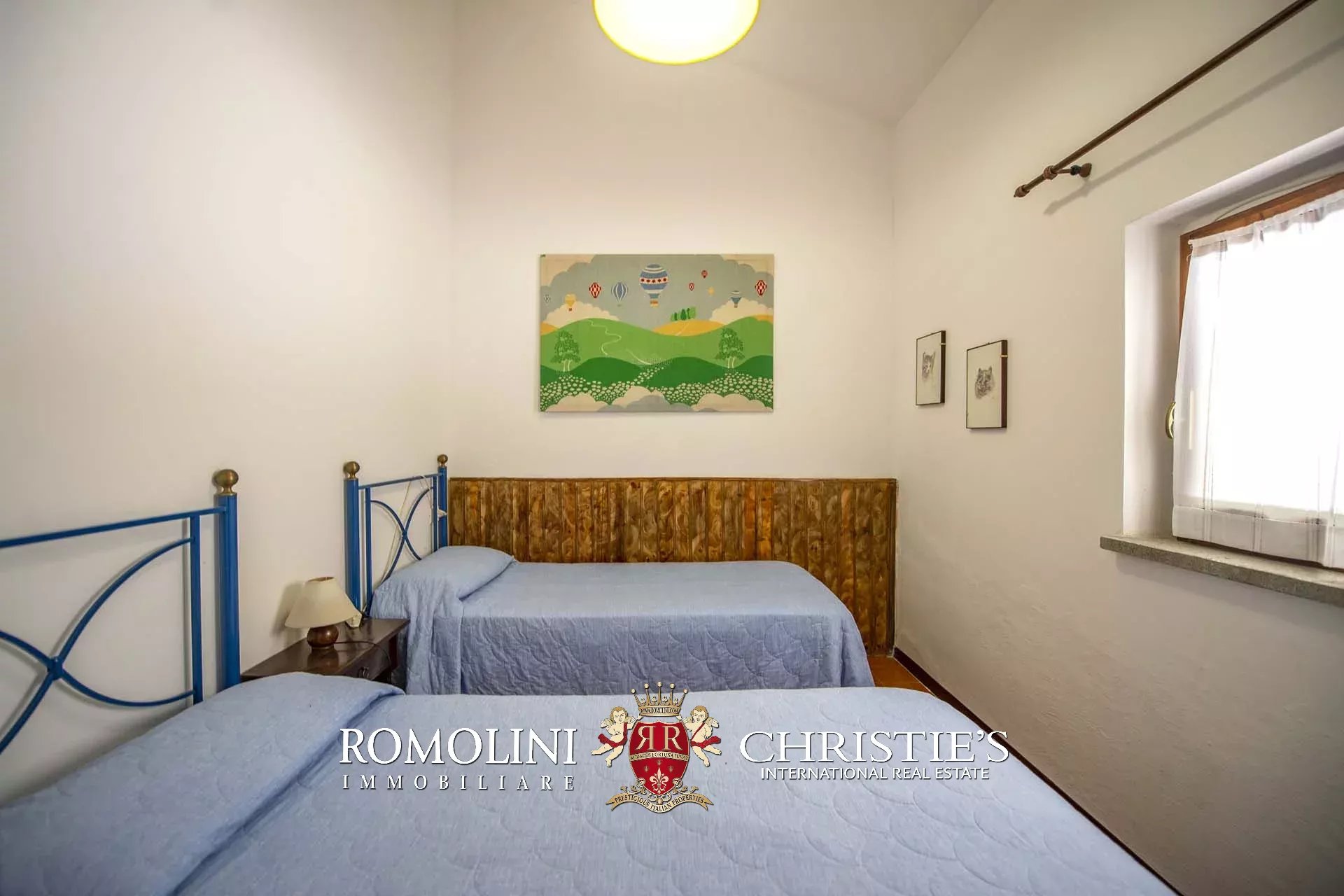 33 Bedroom Villa/Townhouse's Image 30