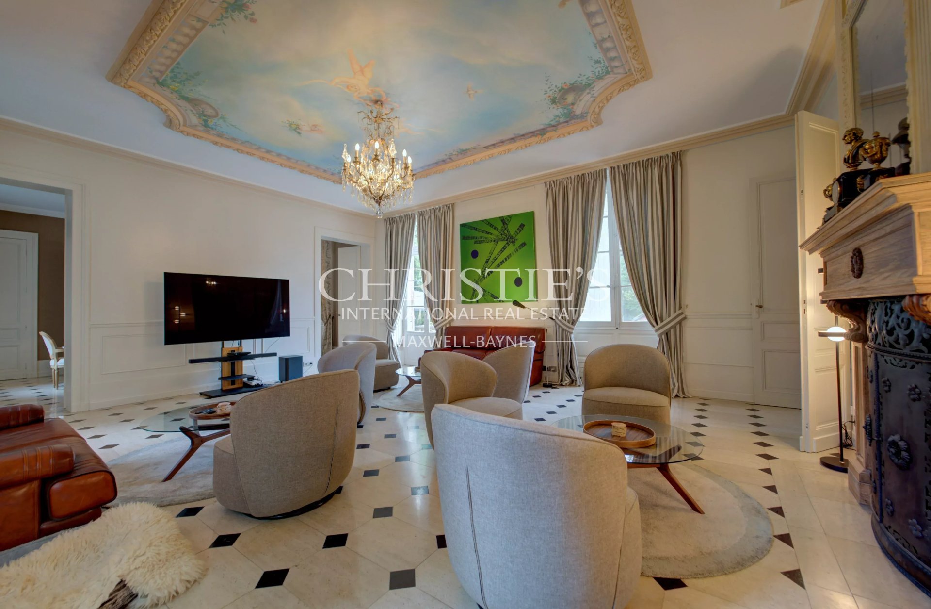 9 Bedroom Chateau's Image 9