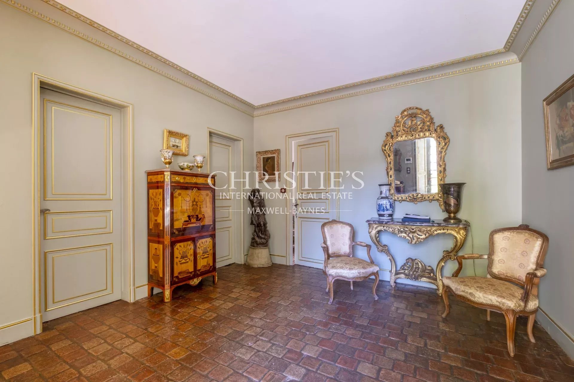5 Bedroom Villa/Townhouse's Image 14