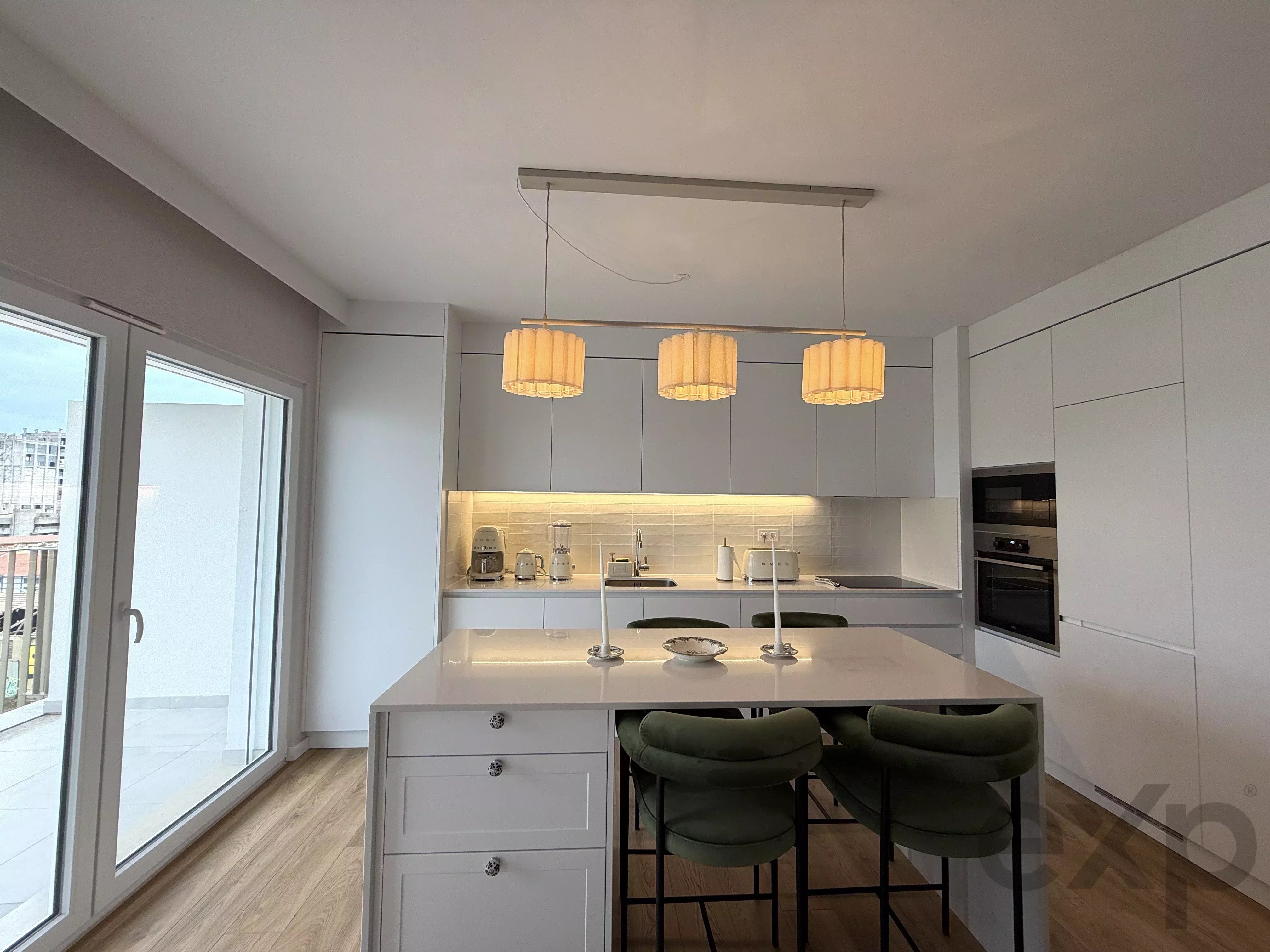 2-BEDR. SUITE, POOL, BALCONY, GARAGE 86647813 image 8