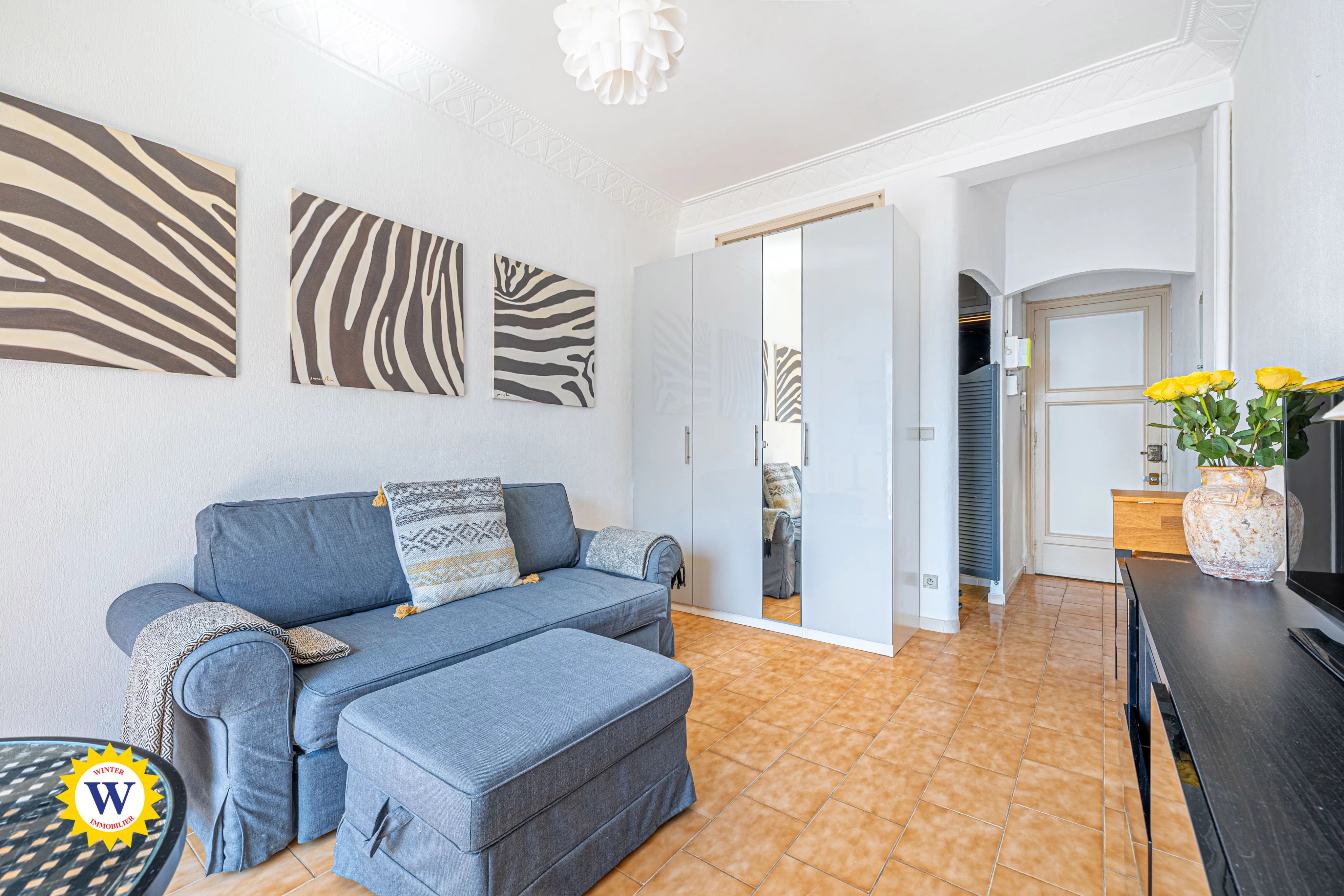 NICE CARRÉ D’OR – STUDIO EN ÉTAGE ÉLEVÉ AVEC VUE MER – CALME ABSOLU - Photo 4