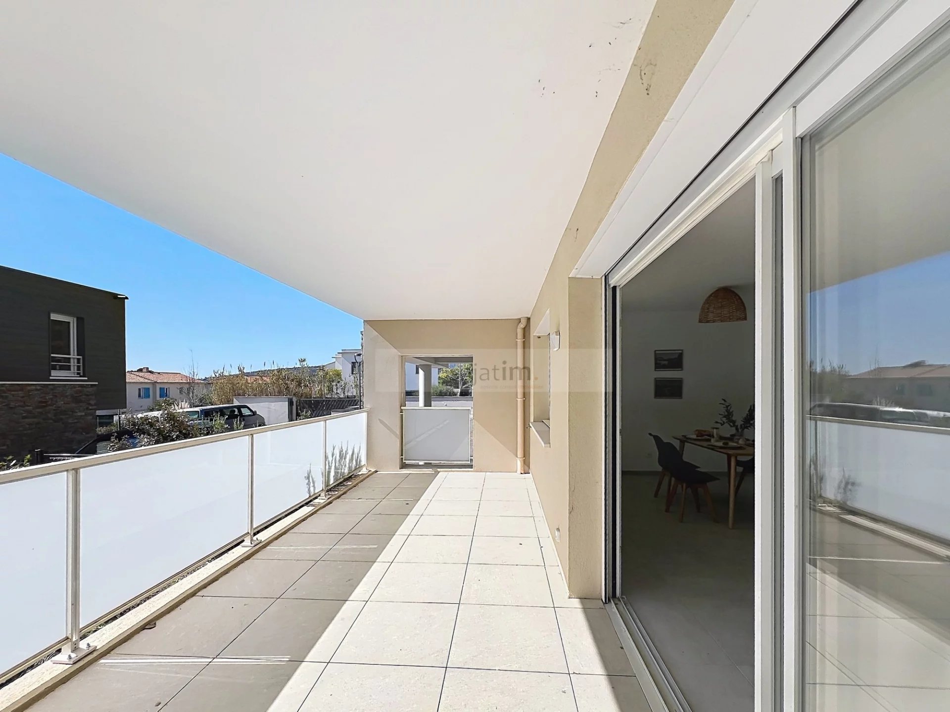 SPACIEUX T3 AU CALME avec spacieuse TERRASSE