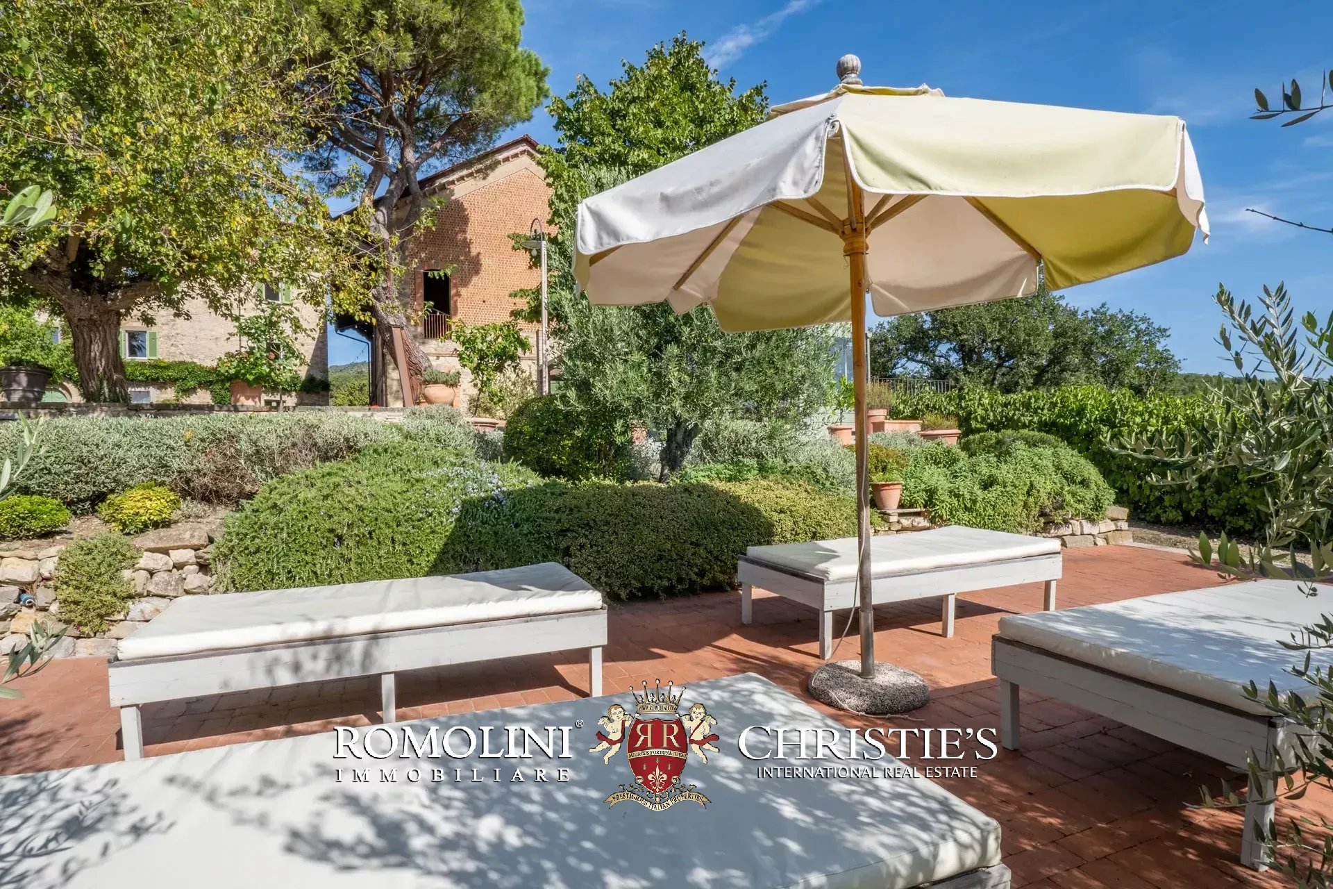 10 Bedroom Villa/Townhouse's Image 23