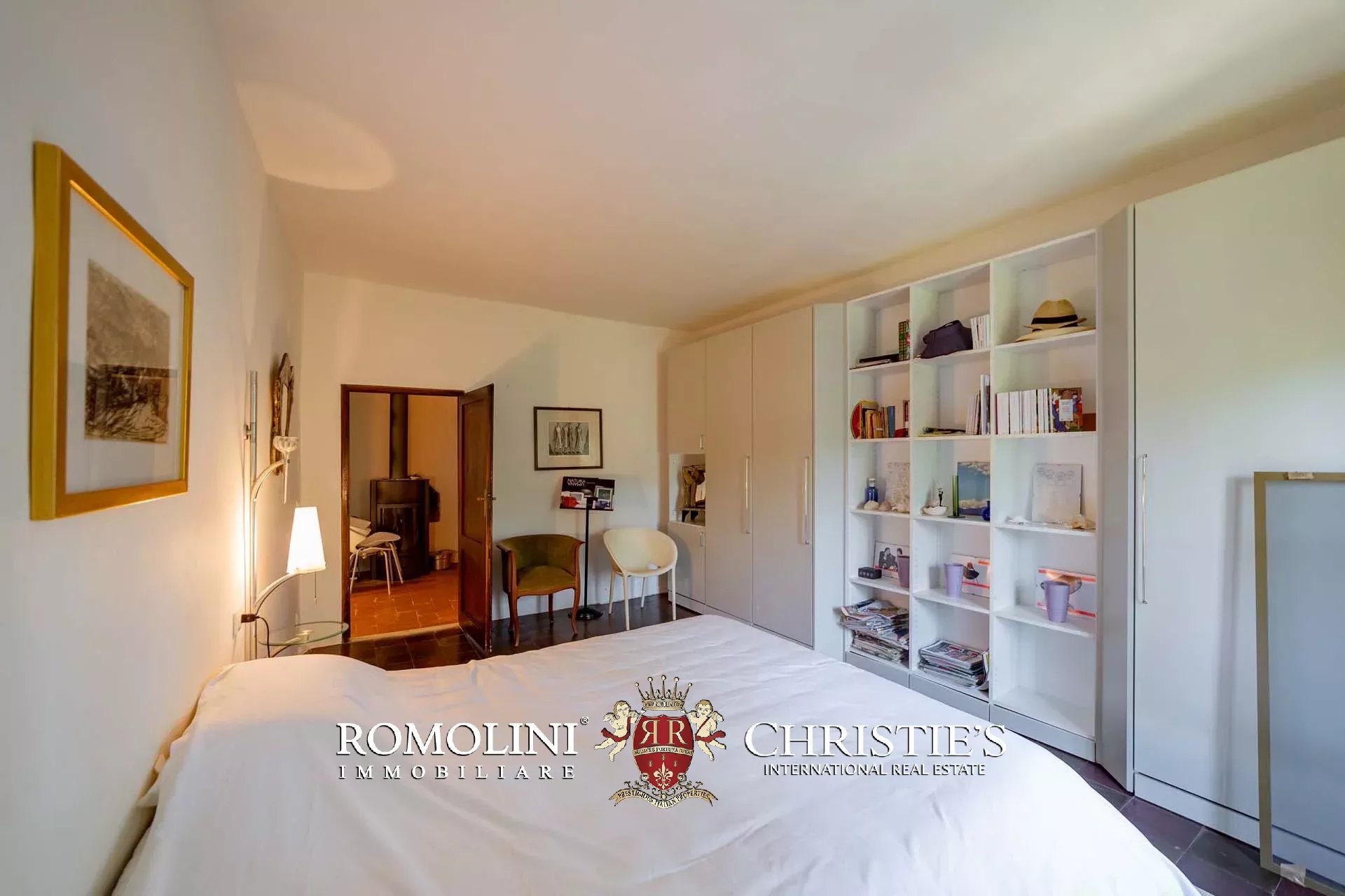 11 Bedroom Villa/Townhouse's Image 106