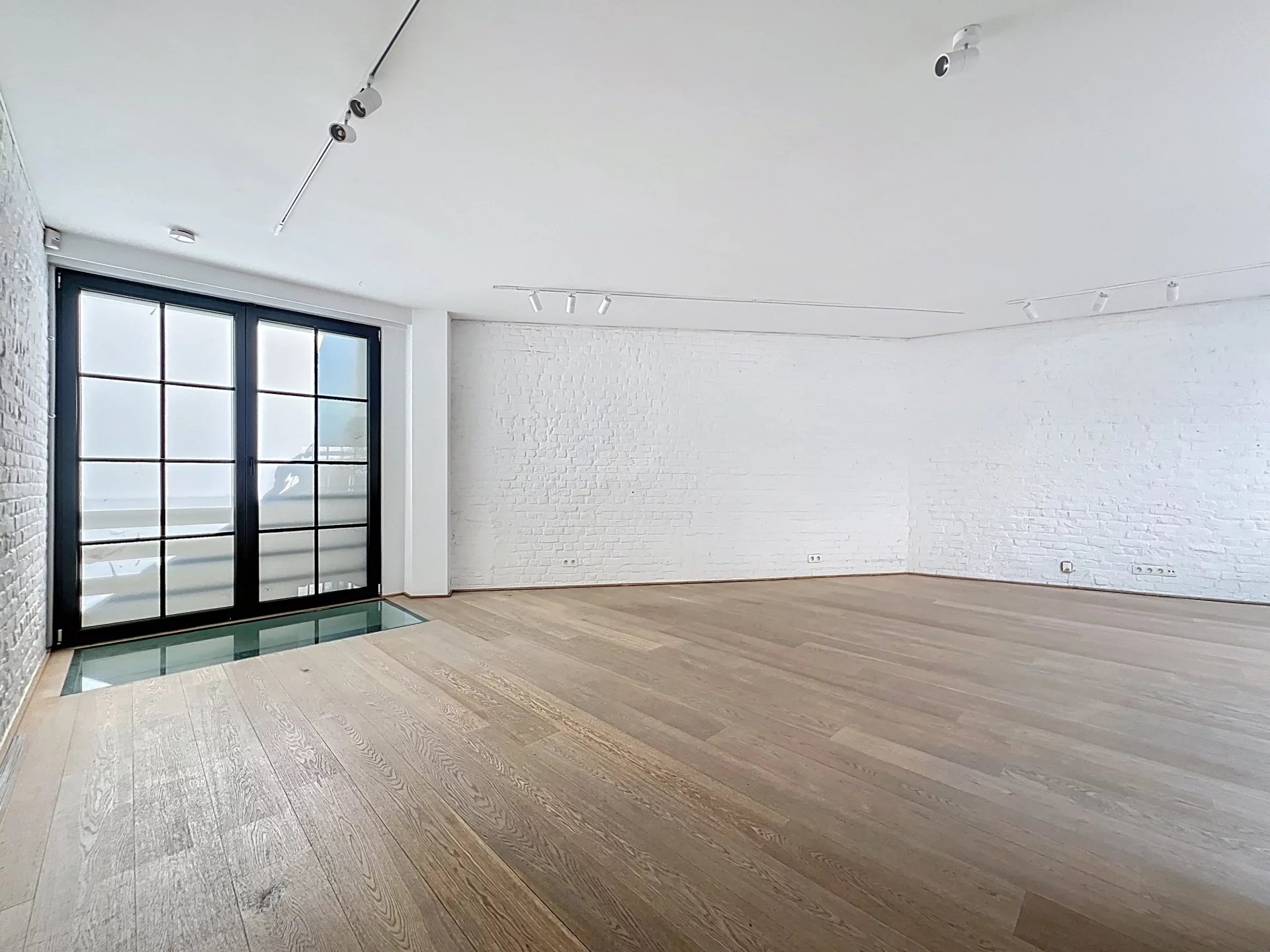 Place du Chatelain - Loft-style house for sale