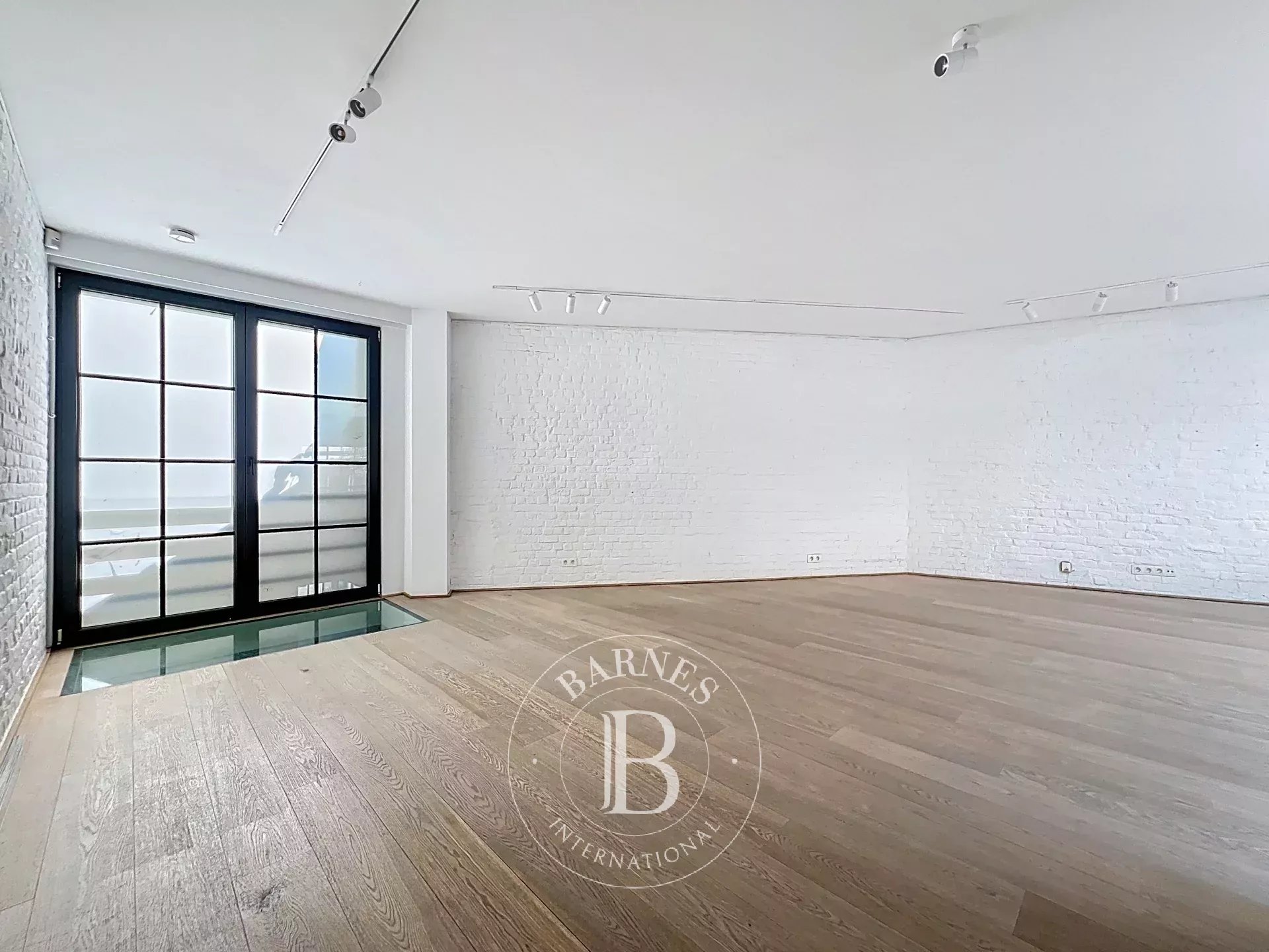 Place du Chatelain - Maison style loft à vendre
