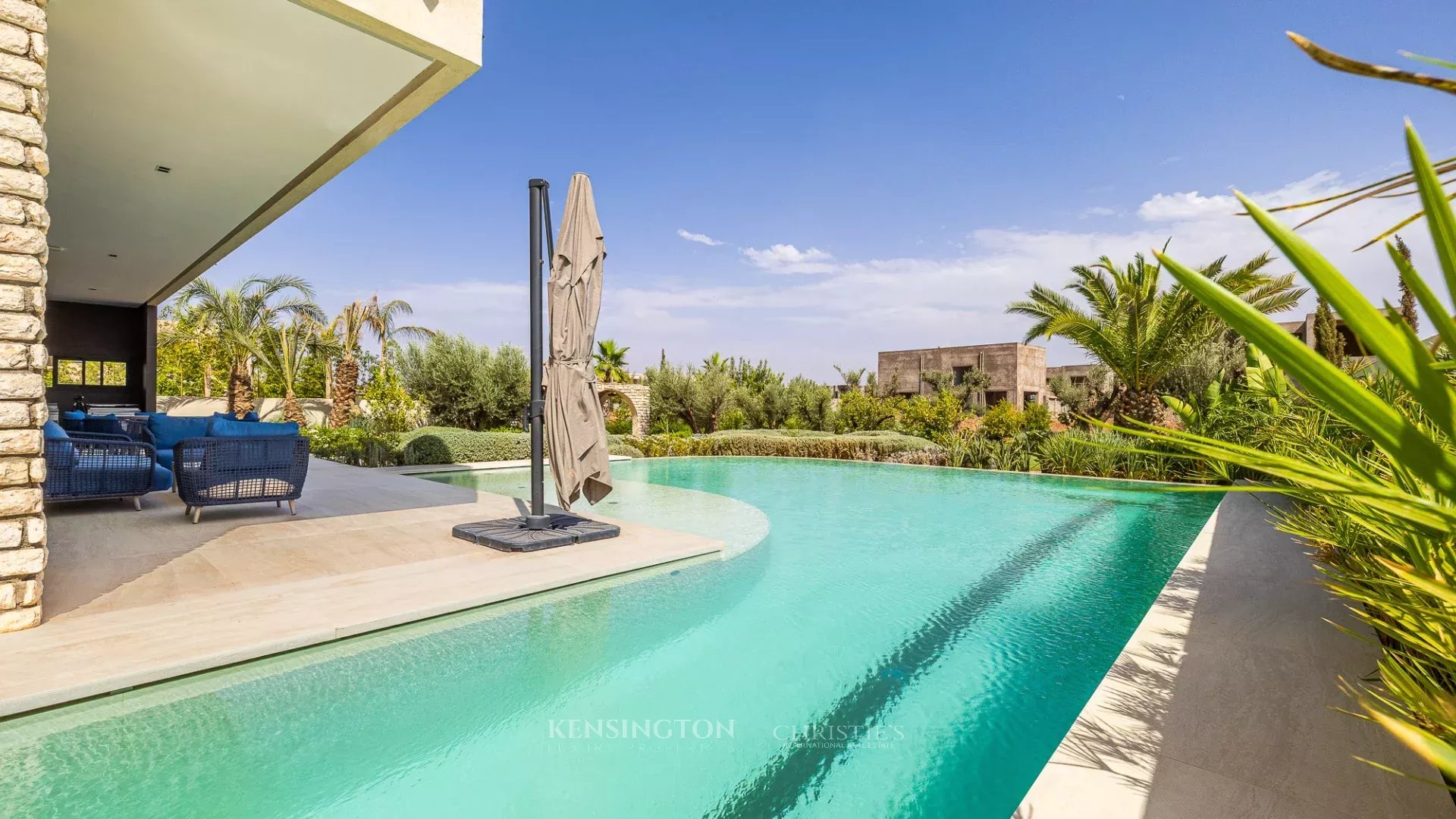 5 Bedroom Villa/Townhouse's Image 3