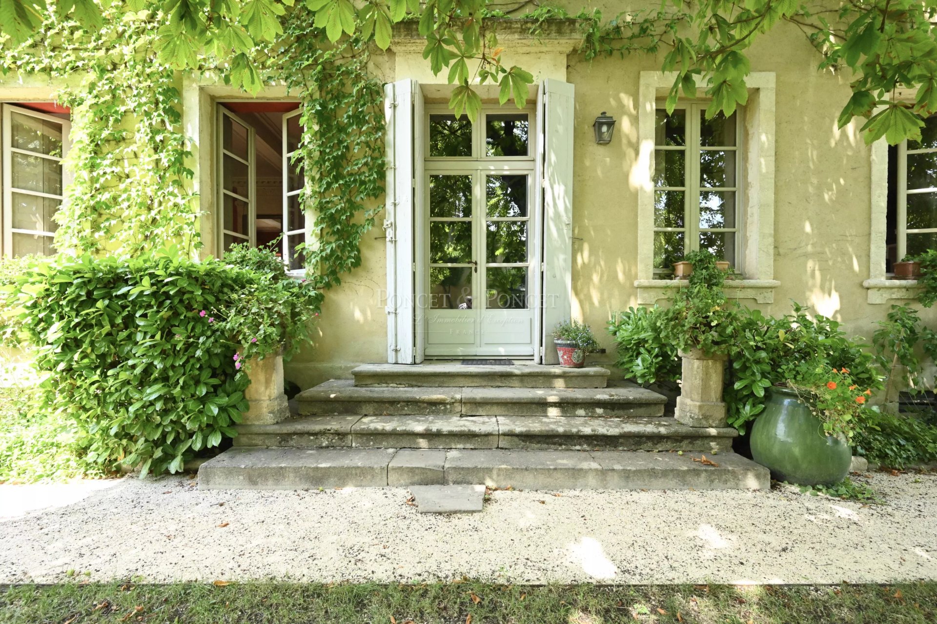 9 Bedroom Villa/Townhouse's Image 14