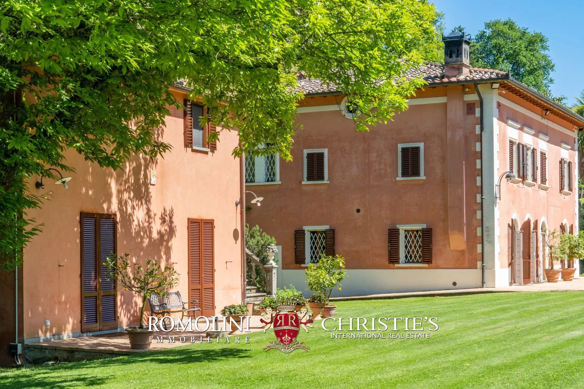 8 Bedroom Villa/Townhouse's Image 60