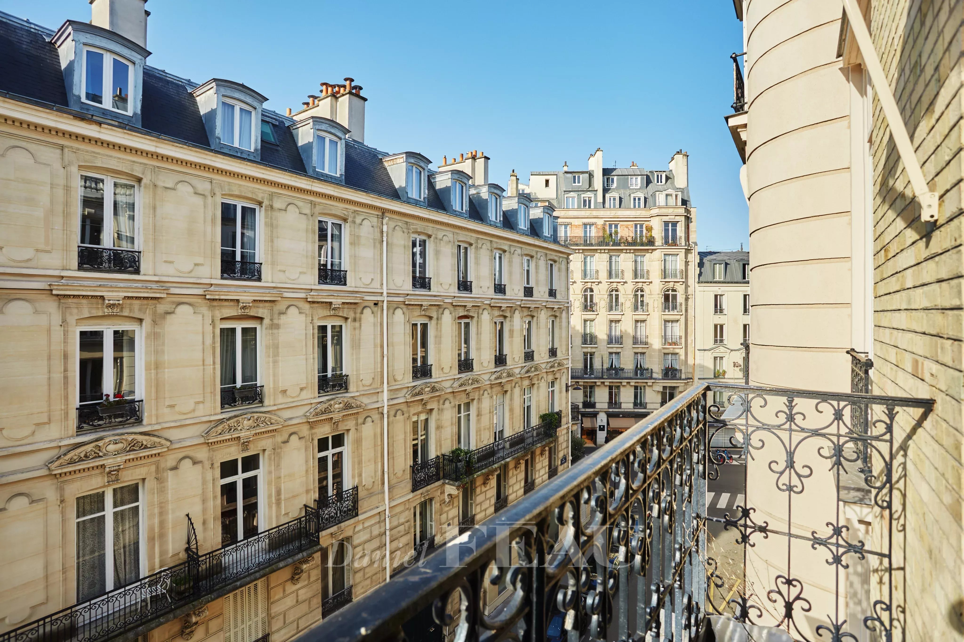 Sale Apartment Paris 16th