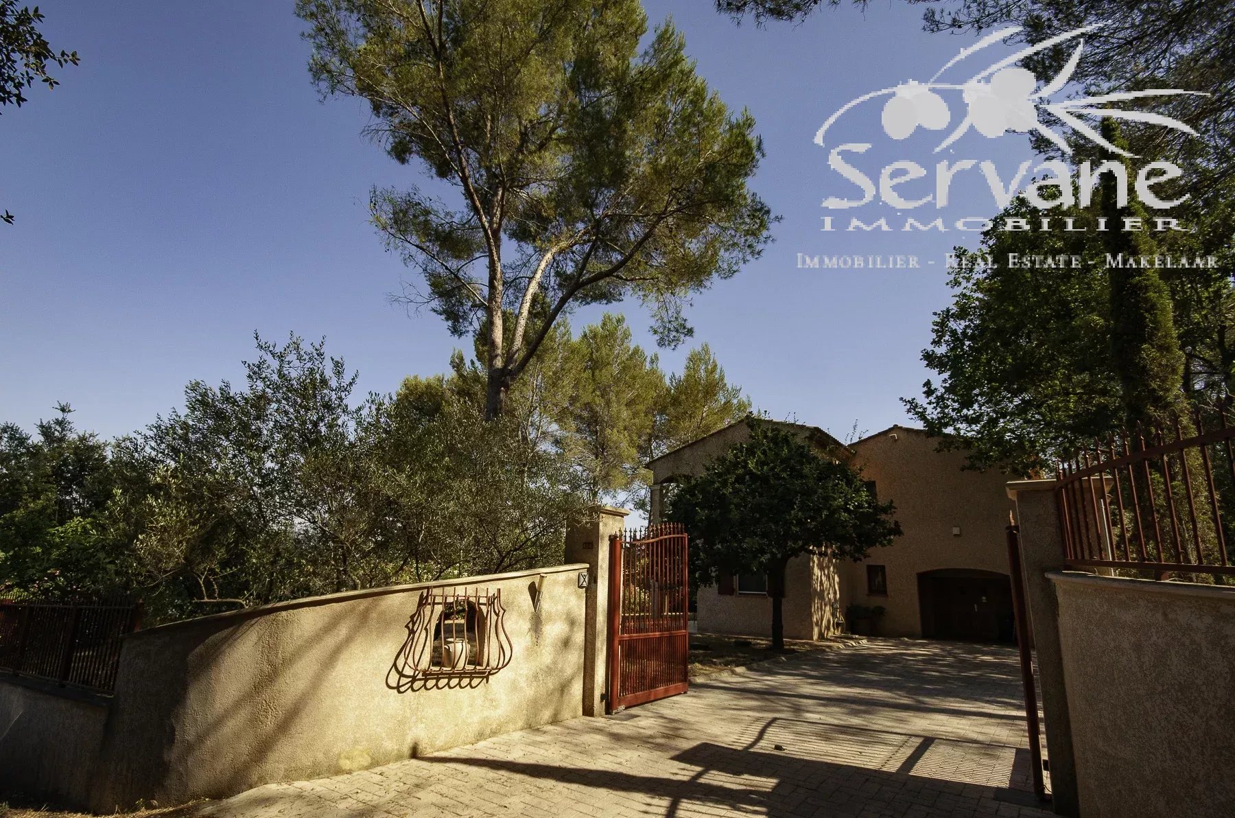 Charming villa with a pool in Montfort-sur-Argens